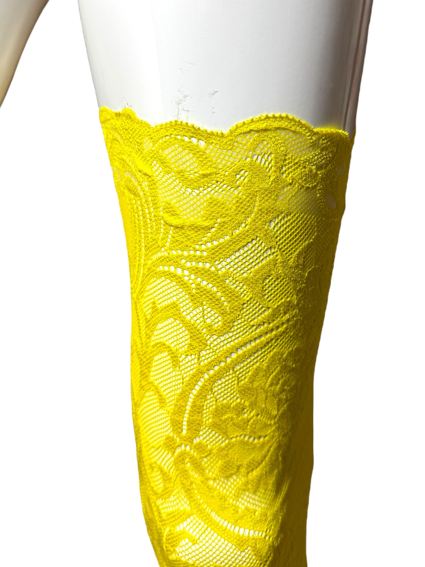 Collant autoreggenti gialli in pizzo Barocco Versace – Taglia M