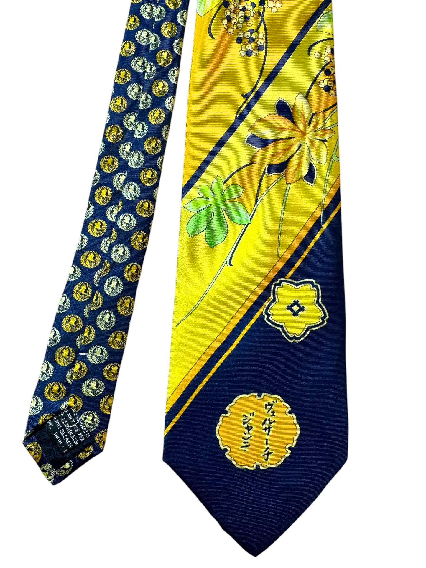 Cravatta Gianni Versace Vintage in Seta – Floreale Giallo e Blu con Scritte Giapponesi