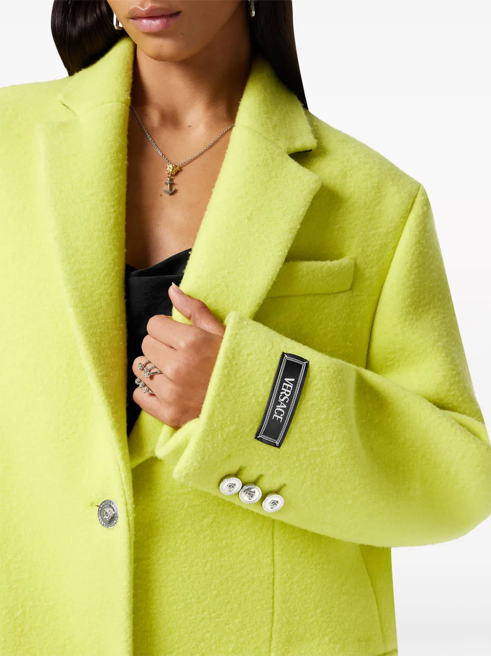 Cappotto lungo Versace giallo fluo in lana con bottoni argento