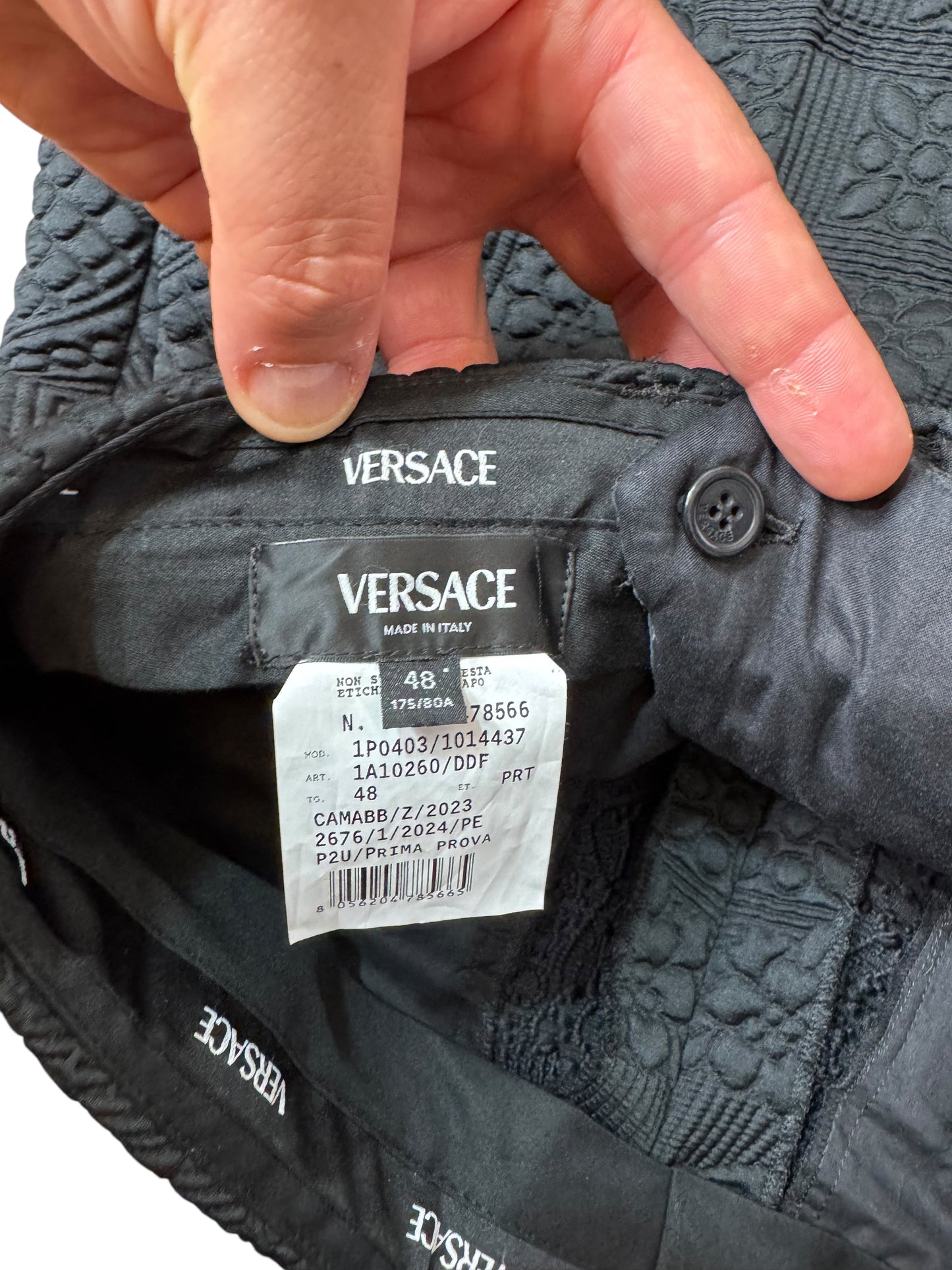 Versace bermuda uomo jacquard nero con motivo floreale – Made in Italy.