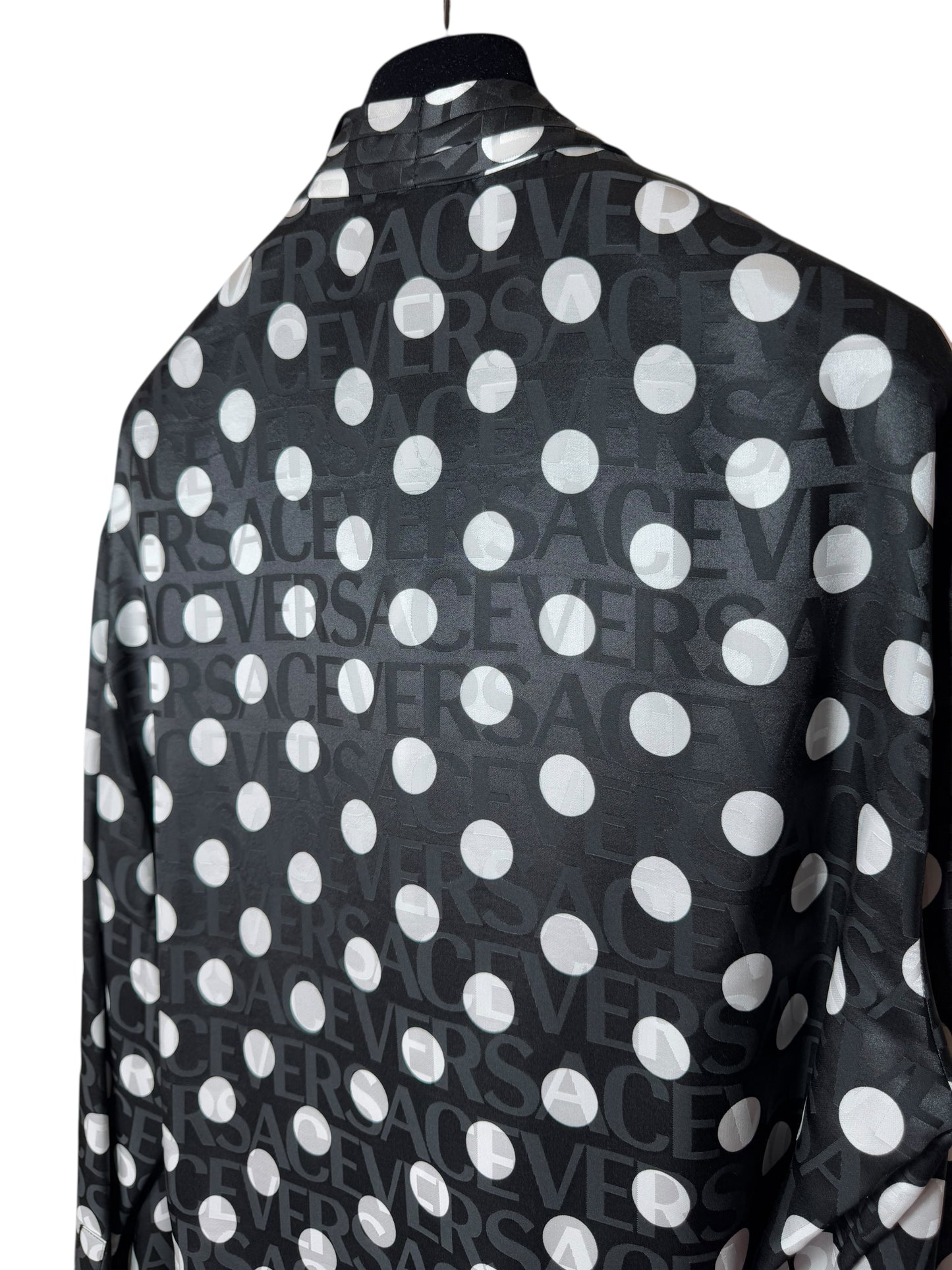 Camicia Versace pois con fiocco e logo jacquard nero bianco TG 38