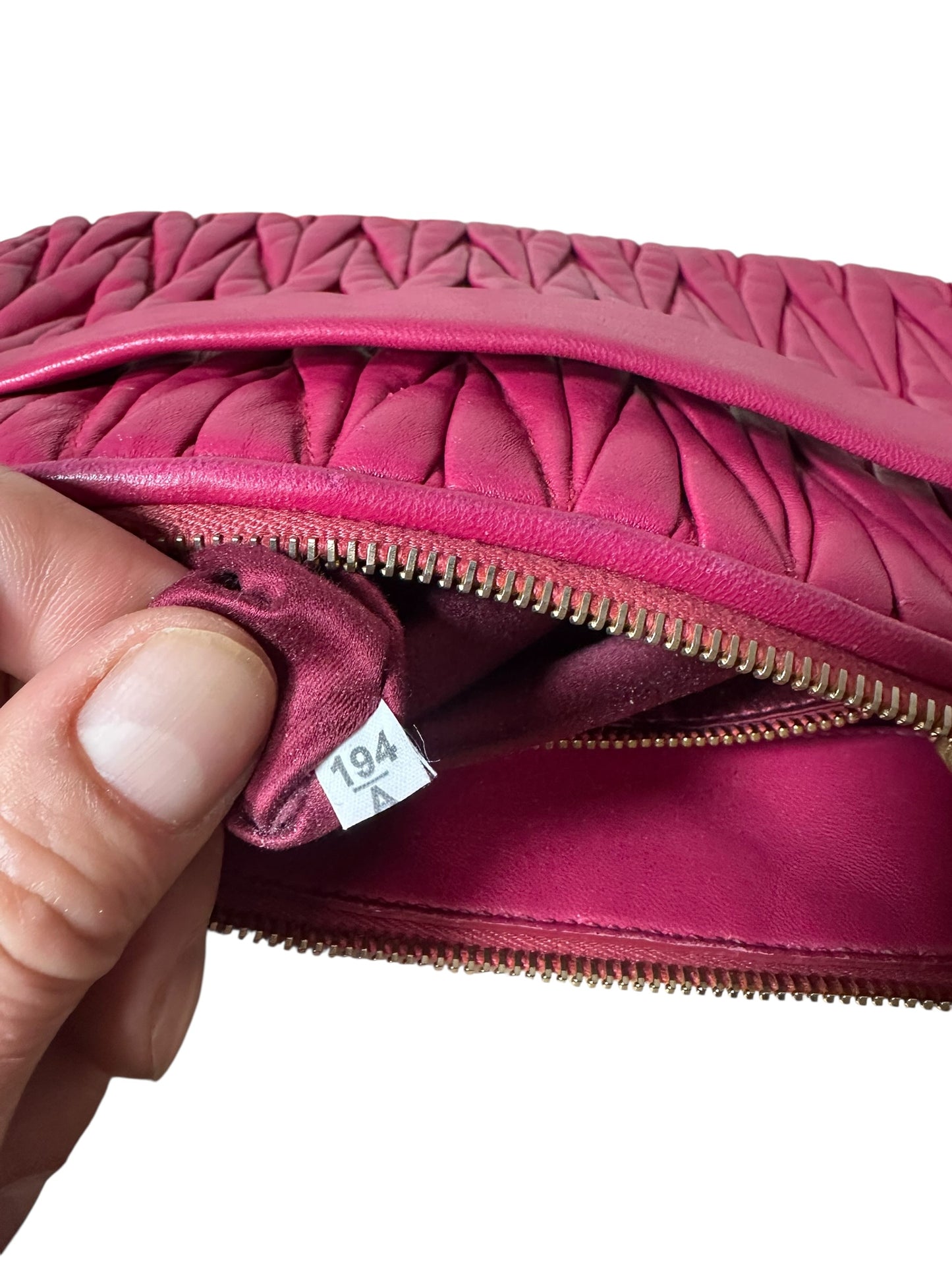Miu Miu maxi pochette in pelle — foto 18