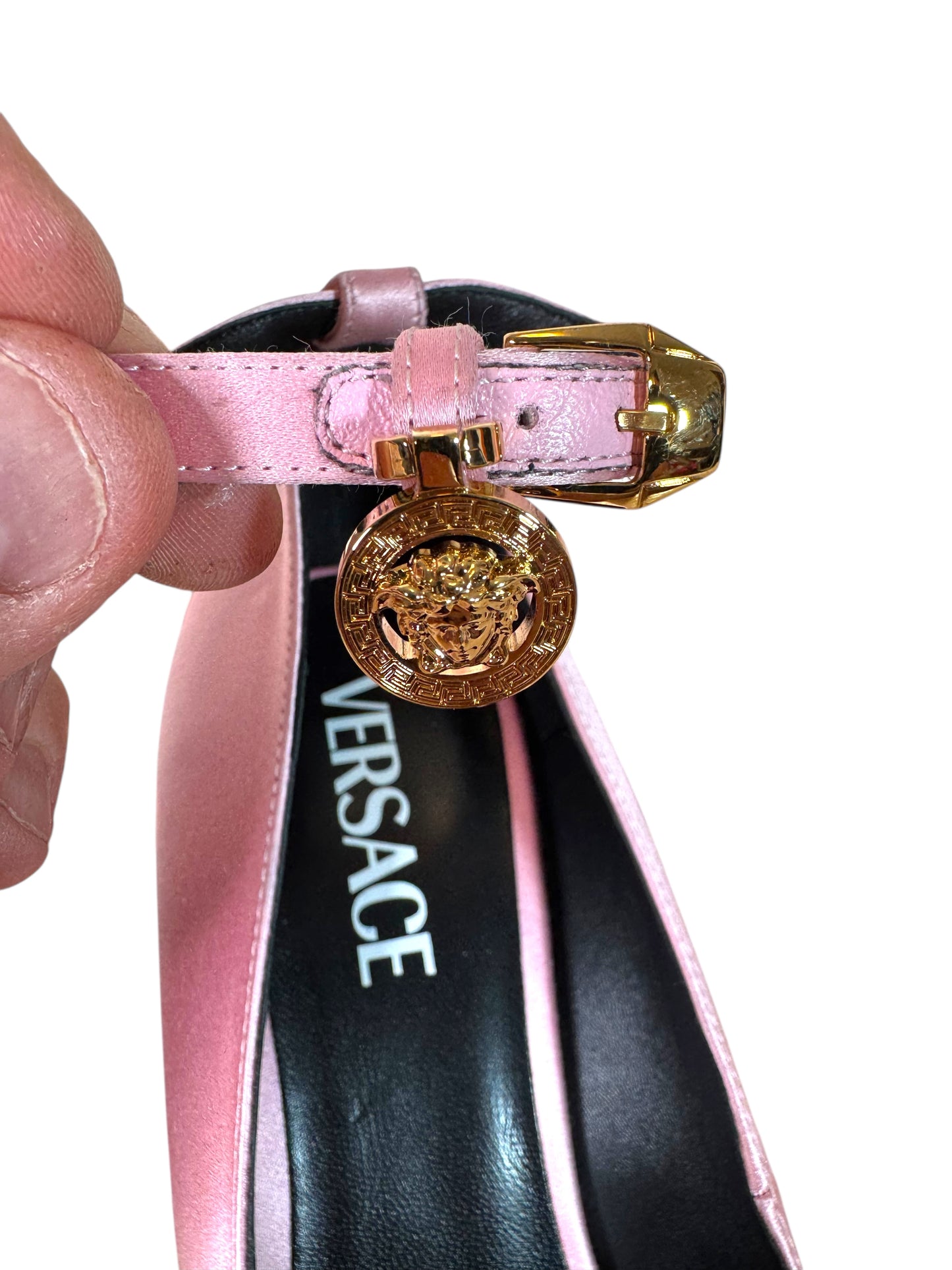 Decolleté Platform VERSACE Aevitas in Raso Rosa con Charm Medusa – Taglia 38