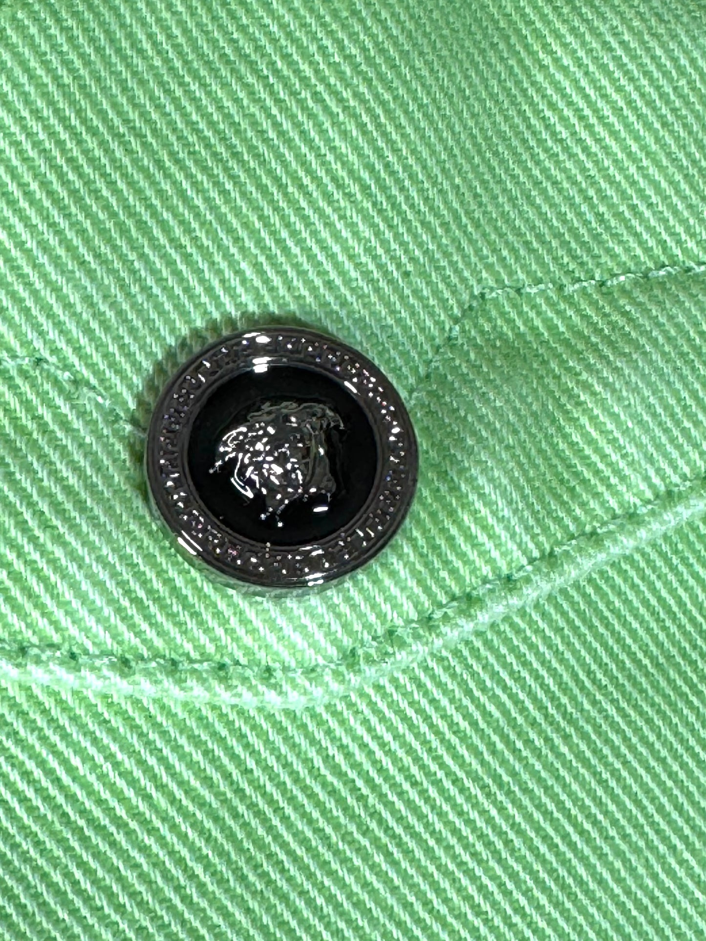Camicia Giacca Versace in denim verde lime con dettagli metallici
