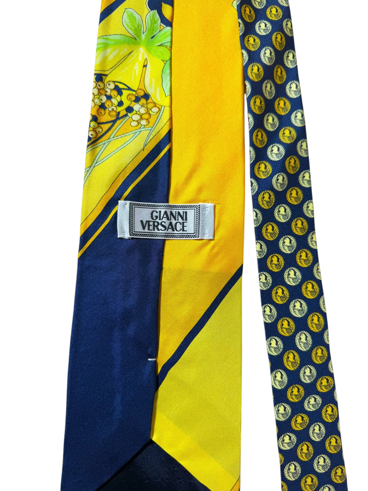 Cravatta Gianni Versace Vintage in Seta – Floreale Giallo e Blu con Scritte Giapponesi