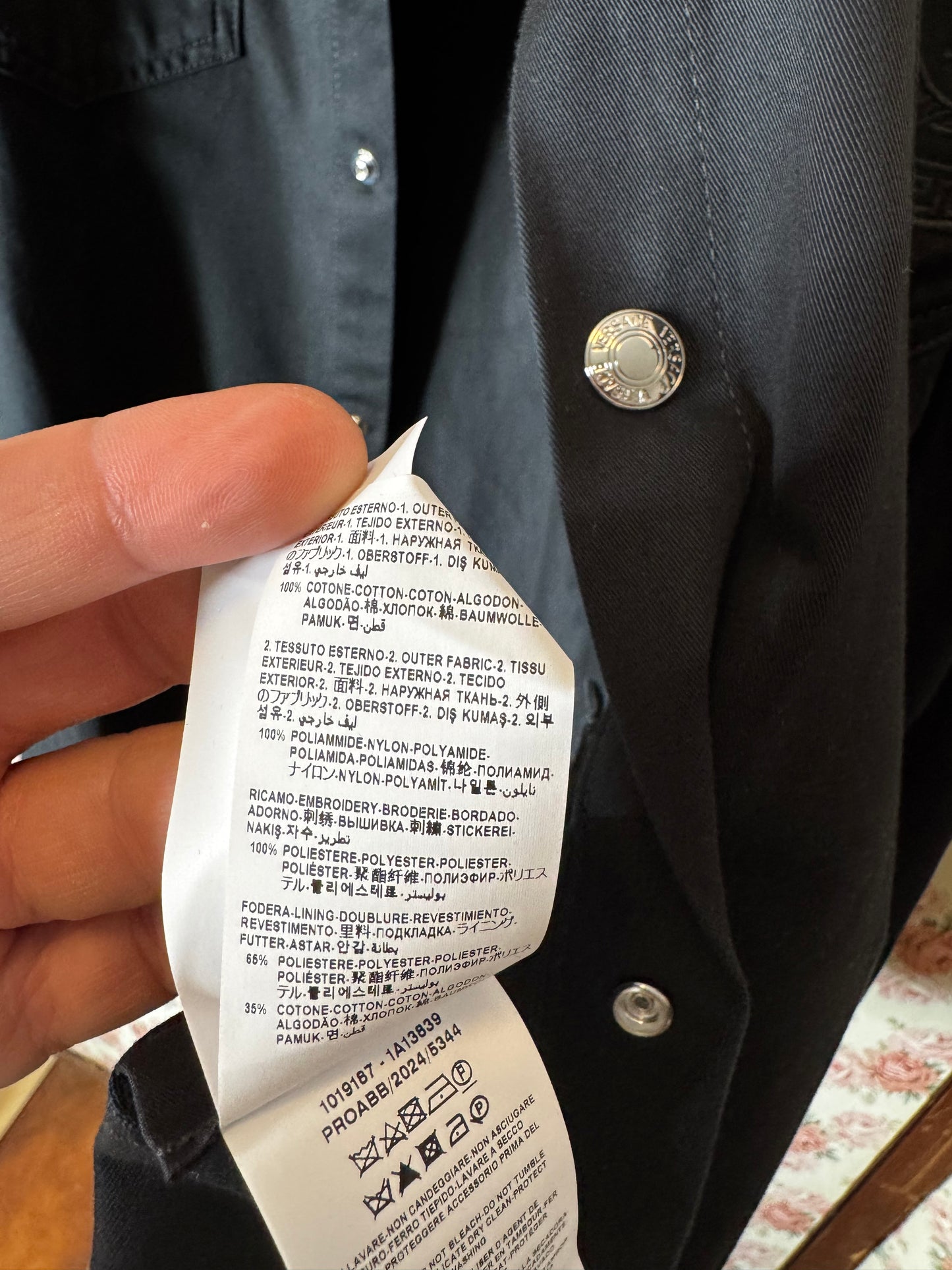 Camicia overshirt Versace nera con logo Medusa ricamato – Taglia 50.