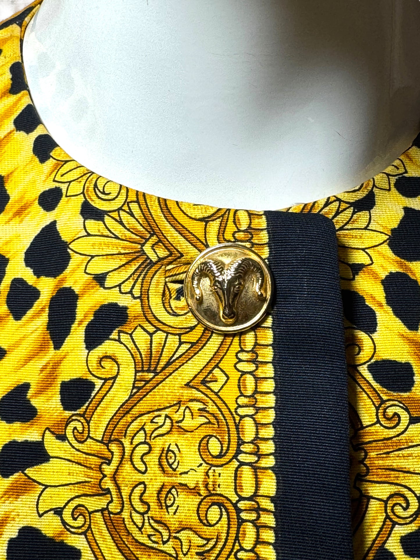 Completo vintage Istante by Gianni Versace anni ’90 – Giacca + Gonna con stampa barocca e animalier