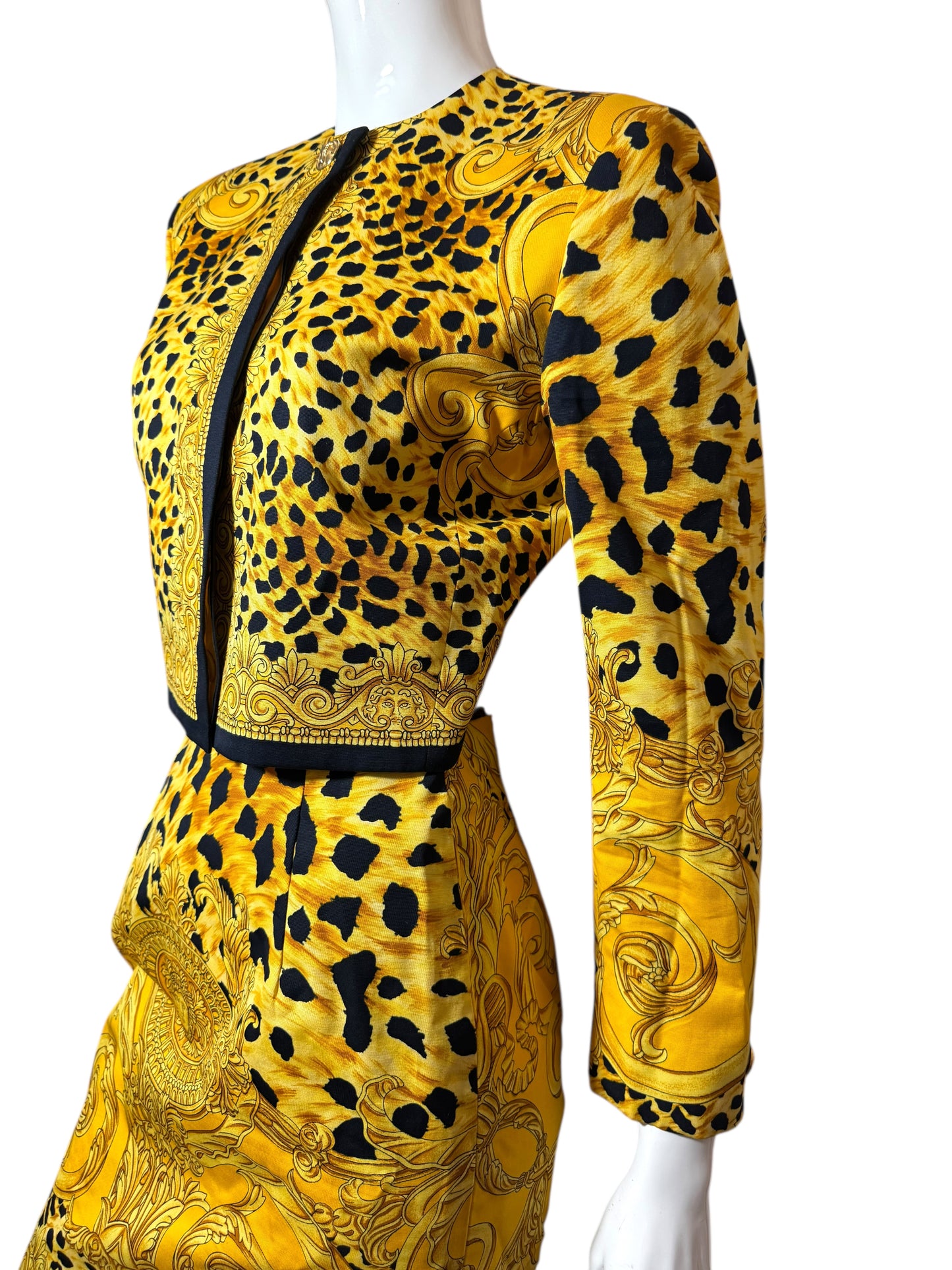 Completo vintage Istante by Gianni Versace anni ’90 – Giacca + Gonna con stampa barocca e animalier