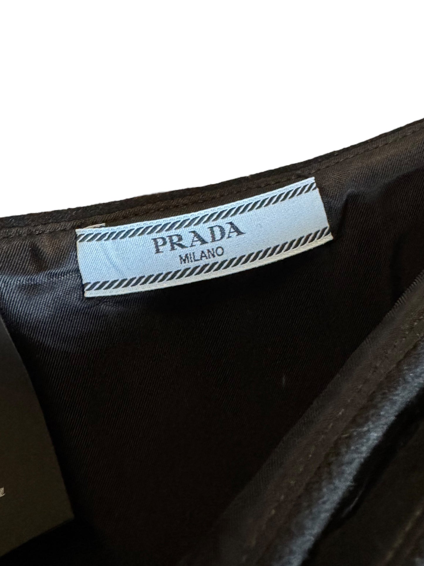 Prada Gonna a Vita Alta con Bottoni Iconici (40)