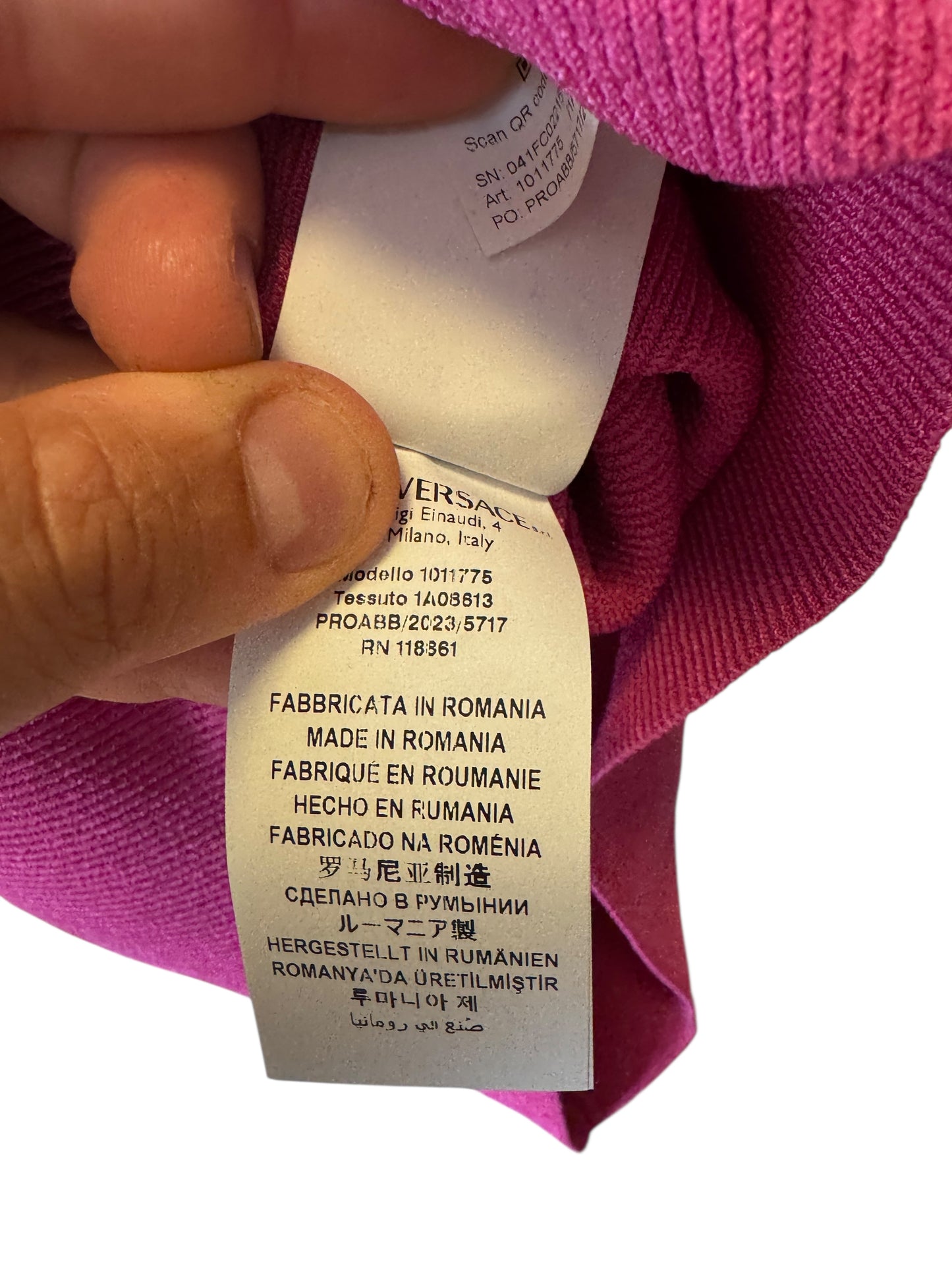 Vestito Versace fucsia in maglia stretch con bottoni Medusa dorati – Taglia IT 38