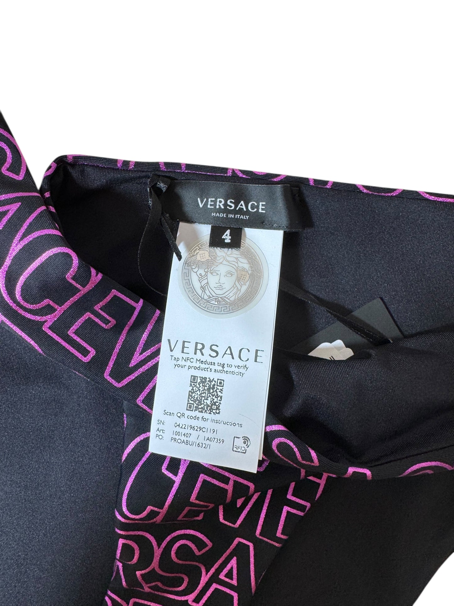 Slip bikini donna Versace nero con logo fucsia – Taglia 4 IT – Made in Italy