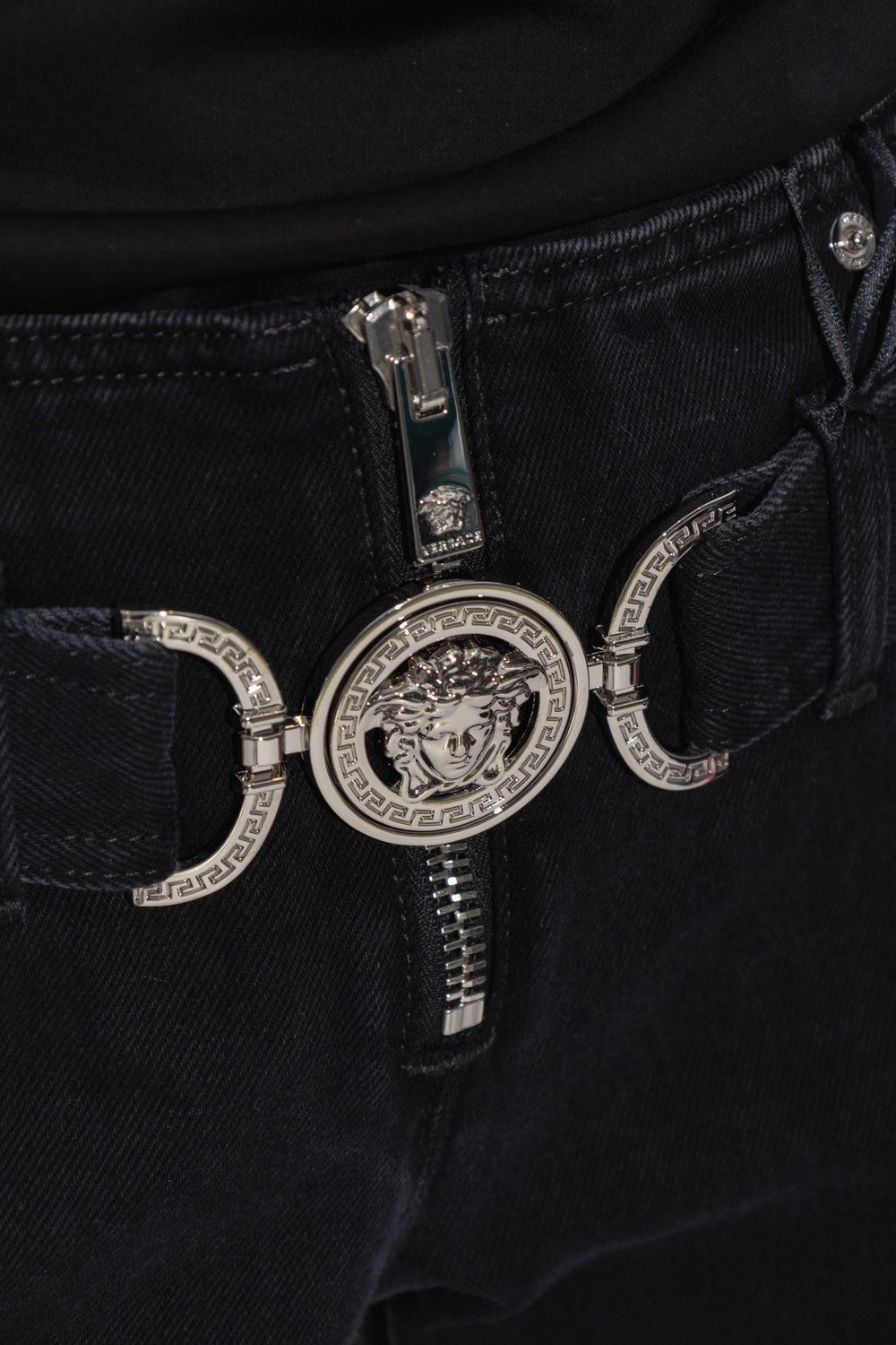 Jeans VERSACE Donna Tg 25 – Modello Flare Vita Bassa Nero con Medusa