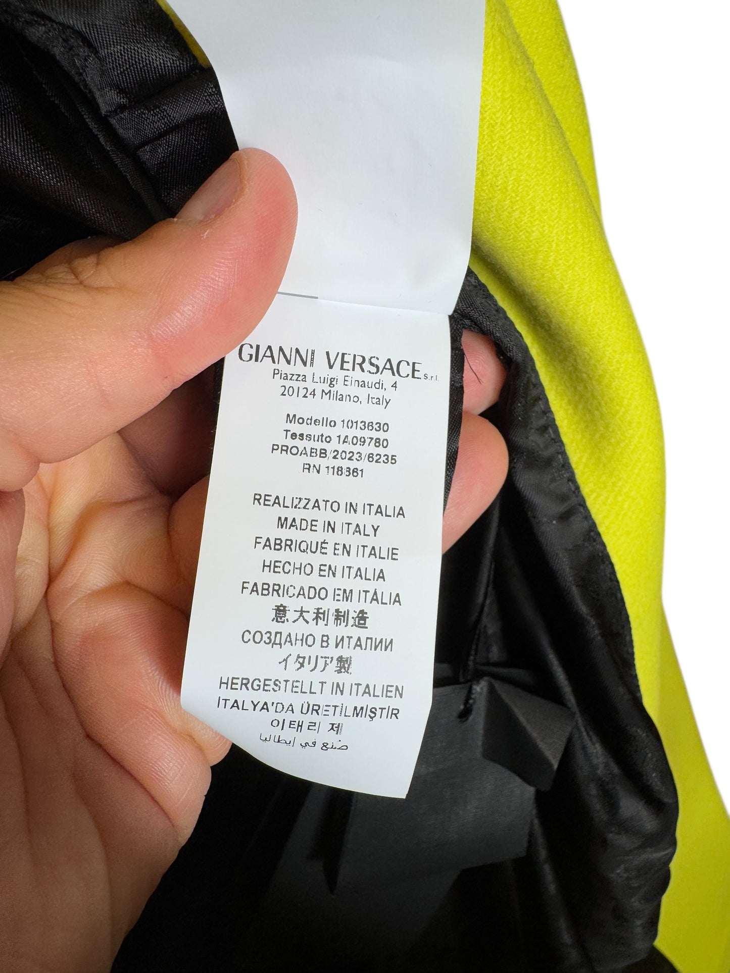 Cappotto lungo Versace giallo fluo in lana con bottoni argento