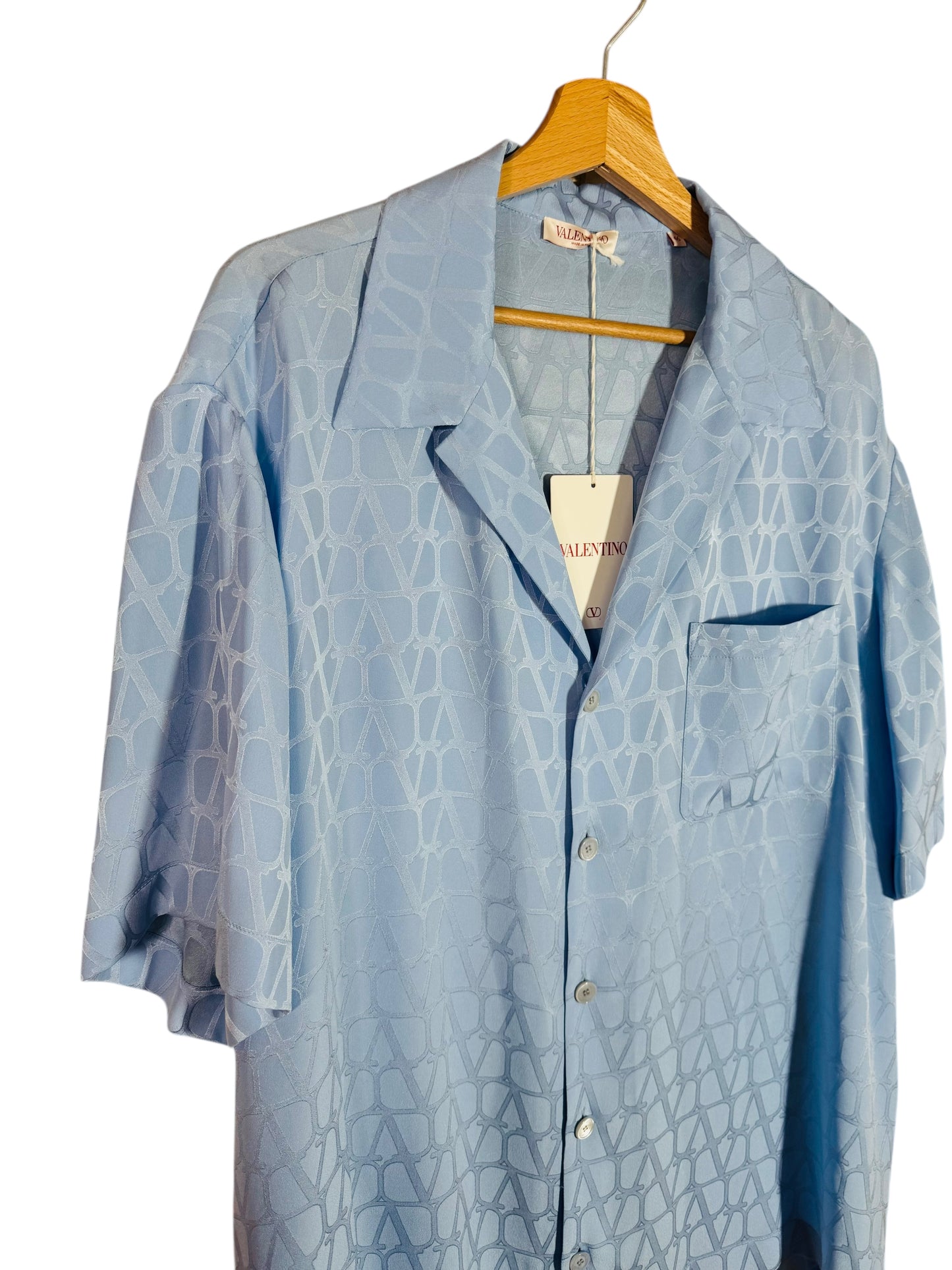 Valentino camicia seta azzurra con monogramma V logo tono su tono TG 46