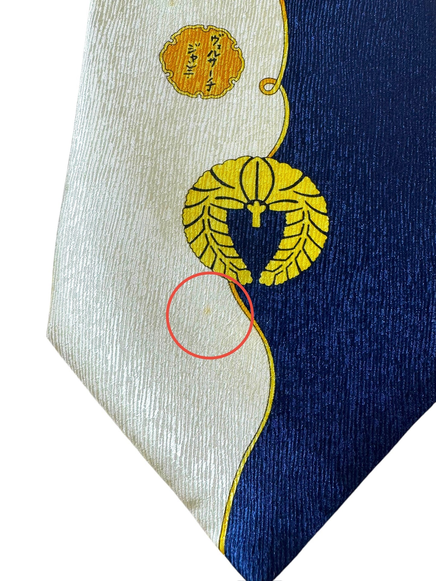 Cravatta Vintage Gianni Versace in Seta – Motivo Giapponese Blu Crema con Lanterne