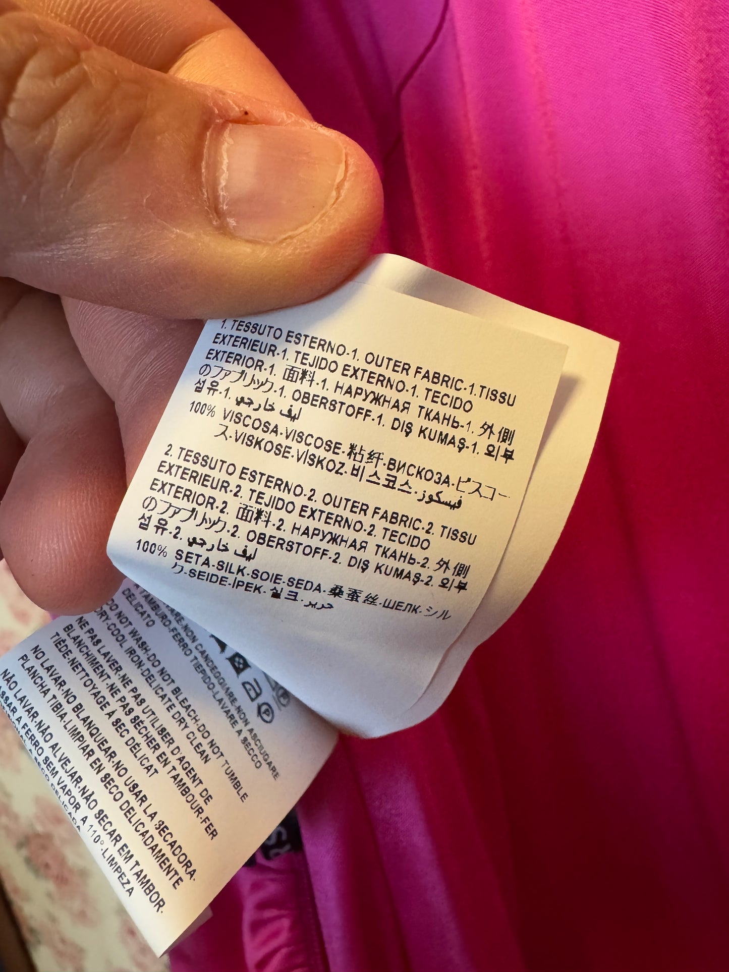 Vestito Versace cocktail in seta fucsia con drappeggi e orlo asimmetrico - taglia 36