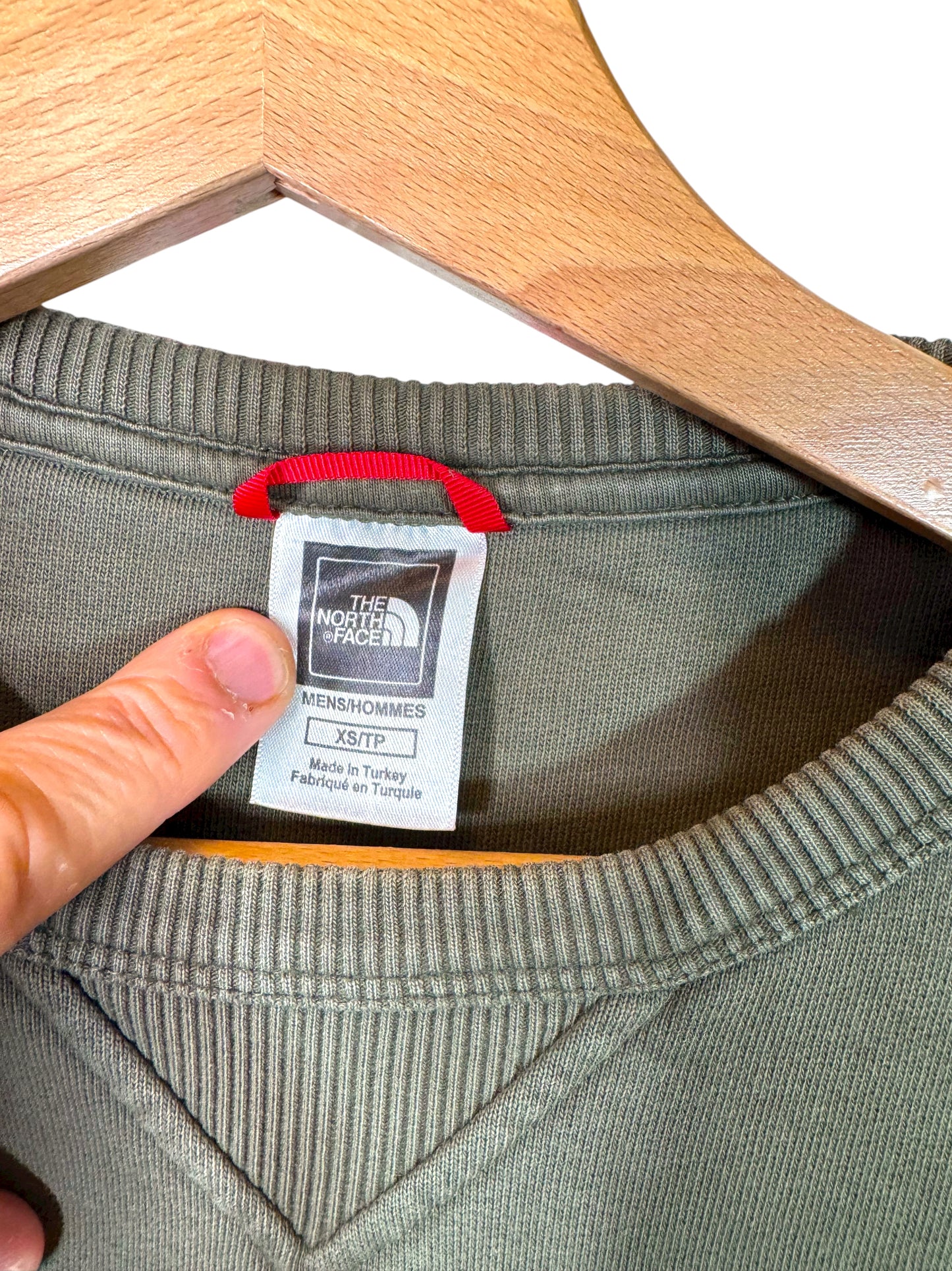 Felpa The North Face verde militare con logo ricamato Taglia XS