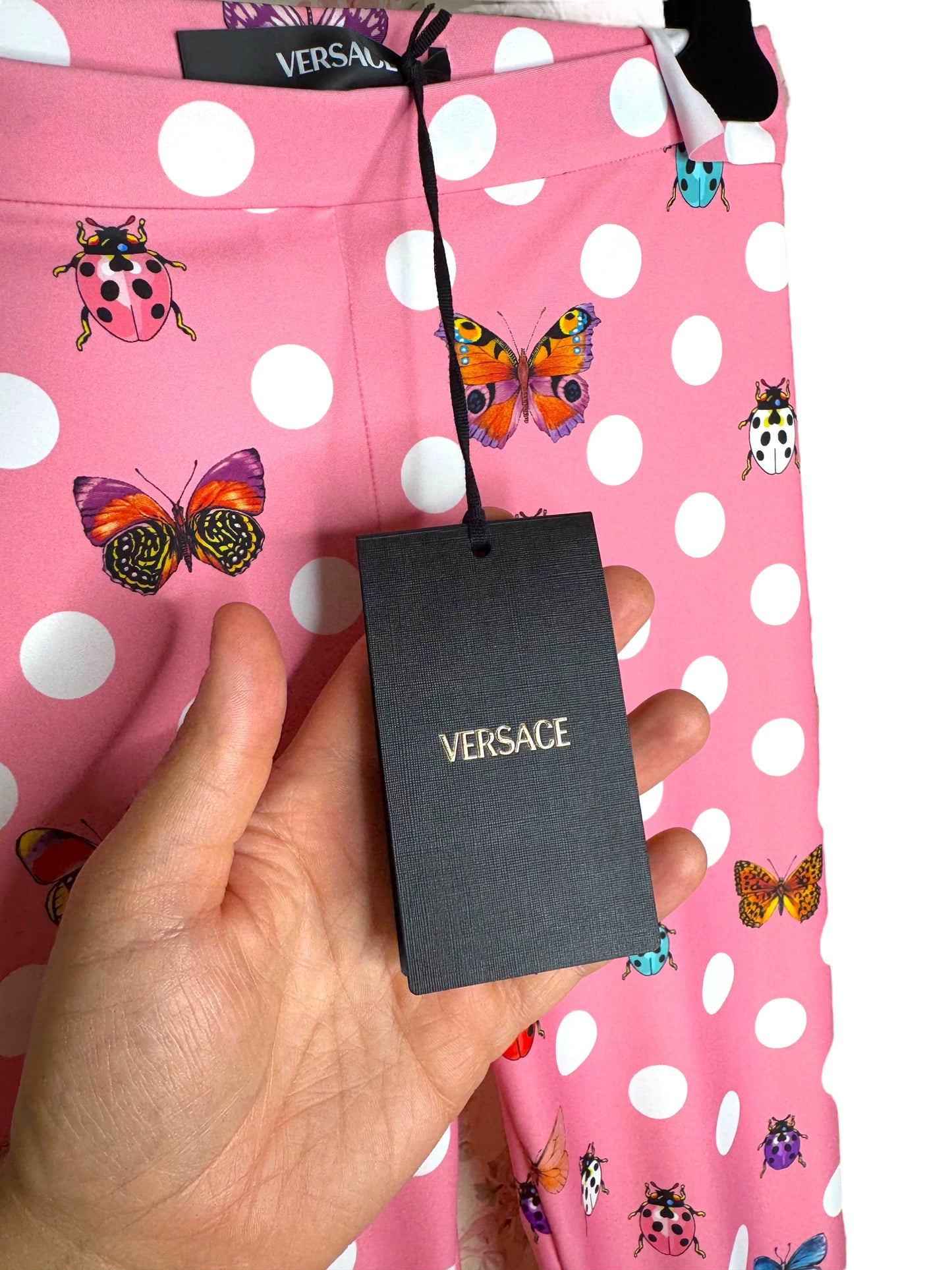 Leggings Versace Donna Tg. 38 – Fantasia Pois Rosa con Farfalle e Coccinelle – Made in Italy