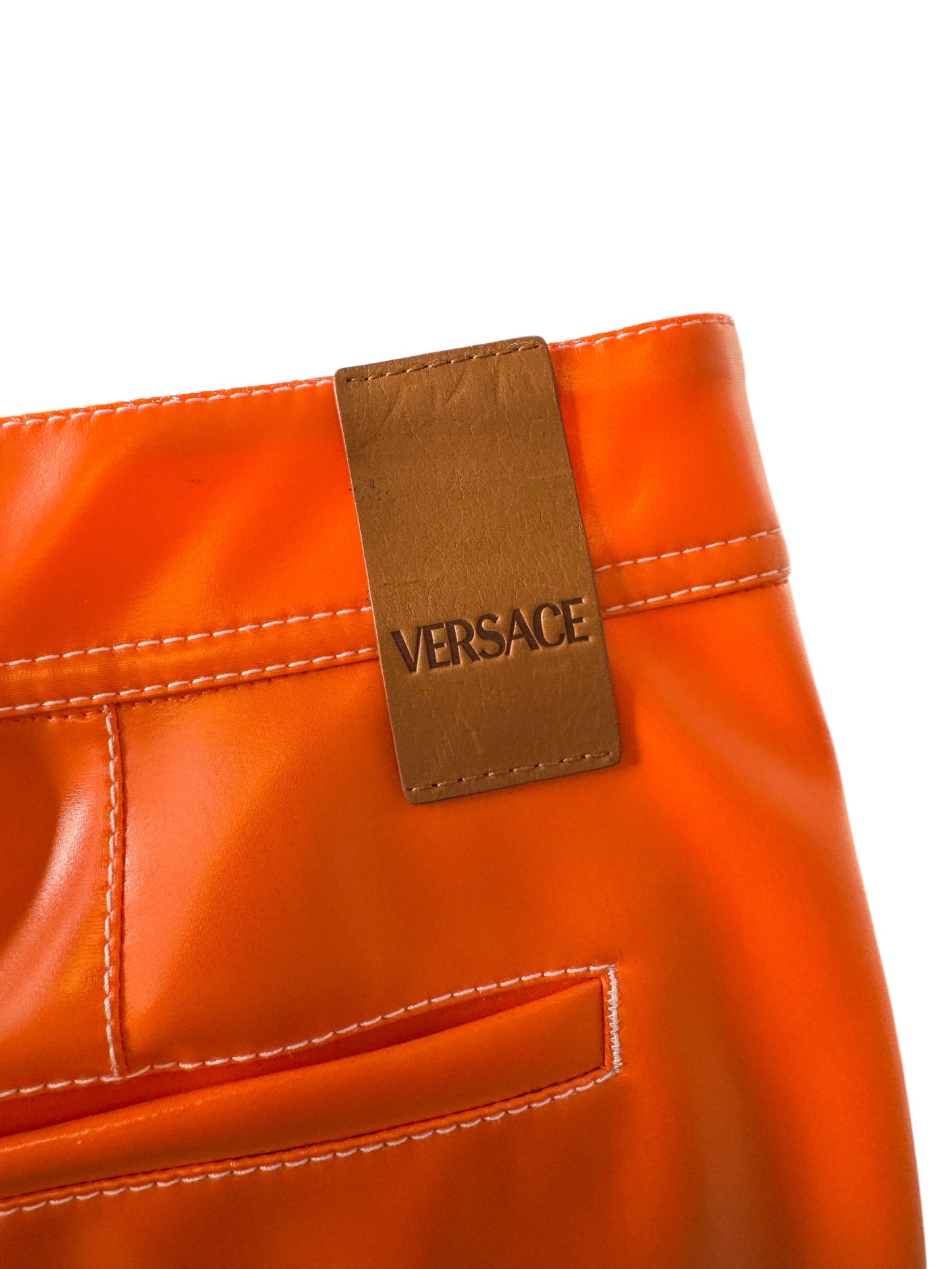 Versace Shorts Uomo Arancione – Effetto Lucido Gommato – Taglia 48