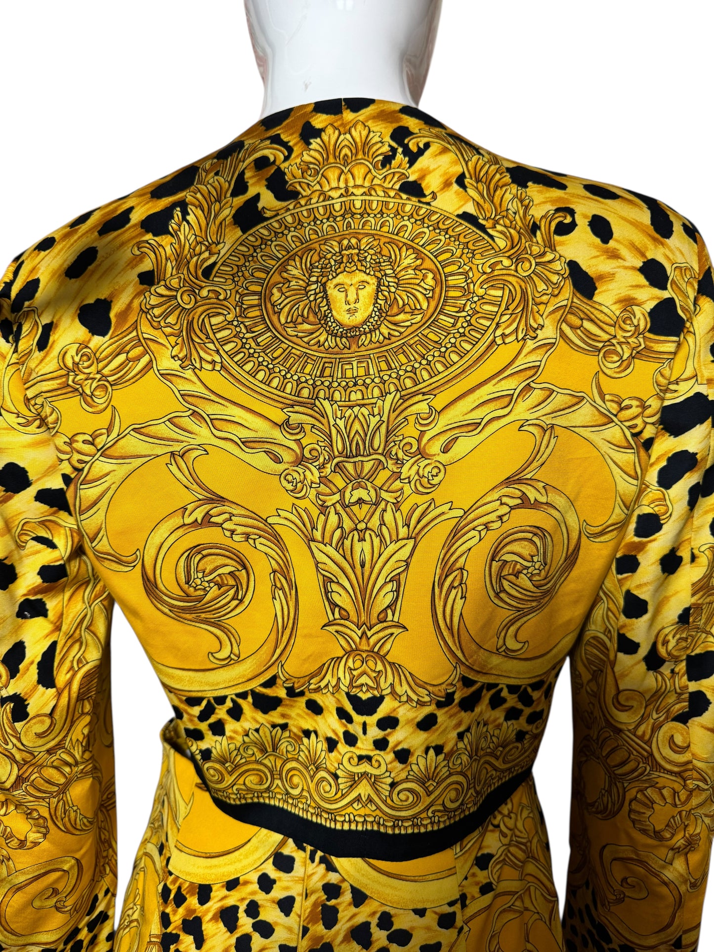 Completo vintage Istante by Gianni Versace anni ’90 – Giacca + Gonna con stampa barocca e animalier