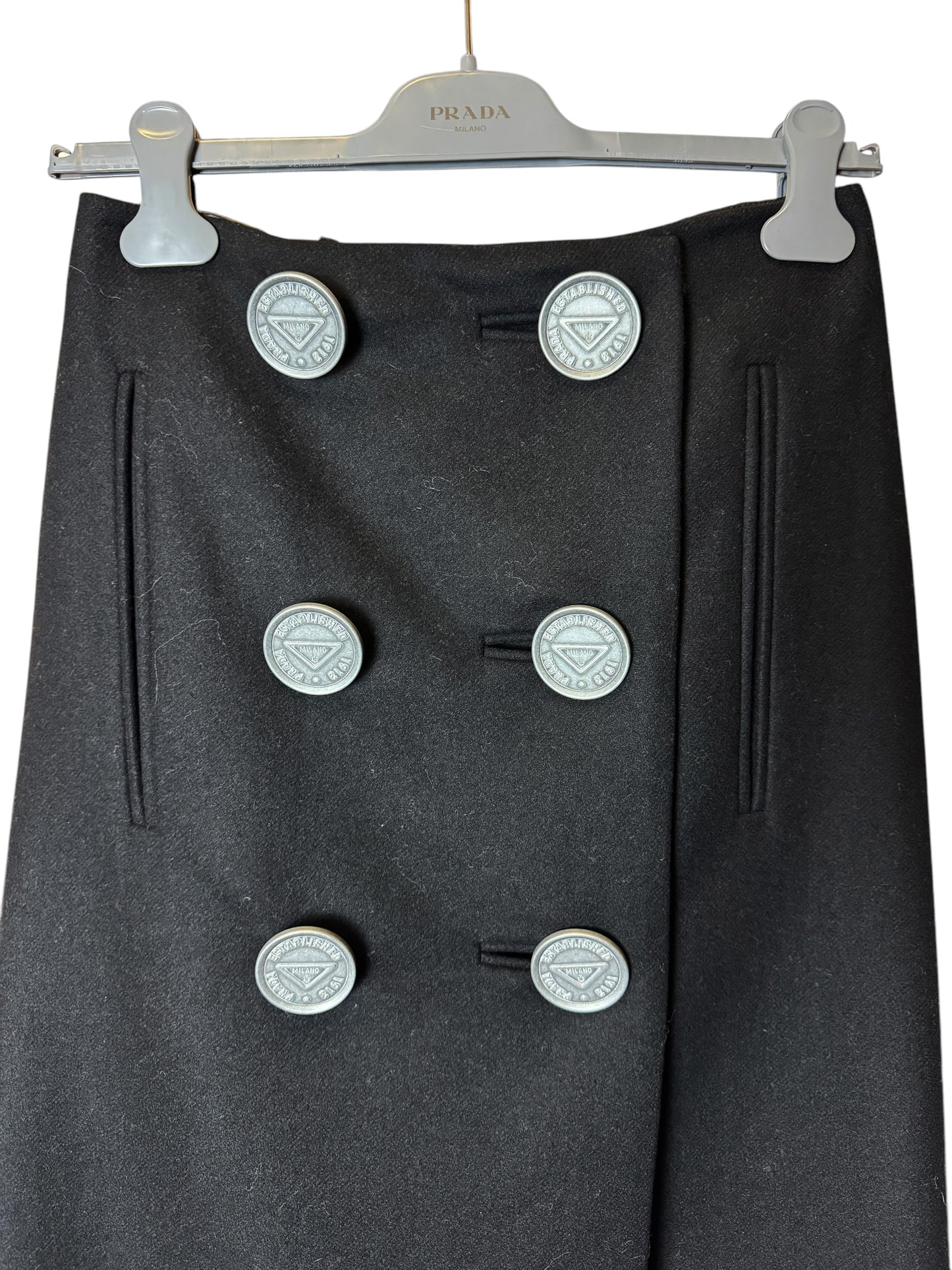Prada Gonna a Vita Alta con Bottoni Iconici (40)