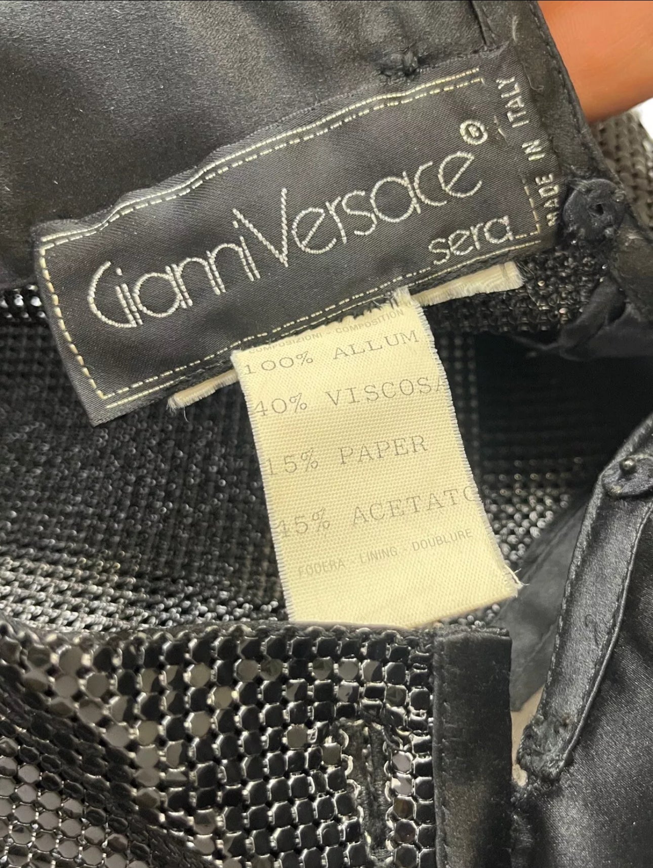 Gianni Versace abito in maglia metallica