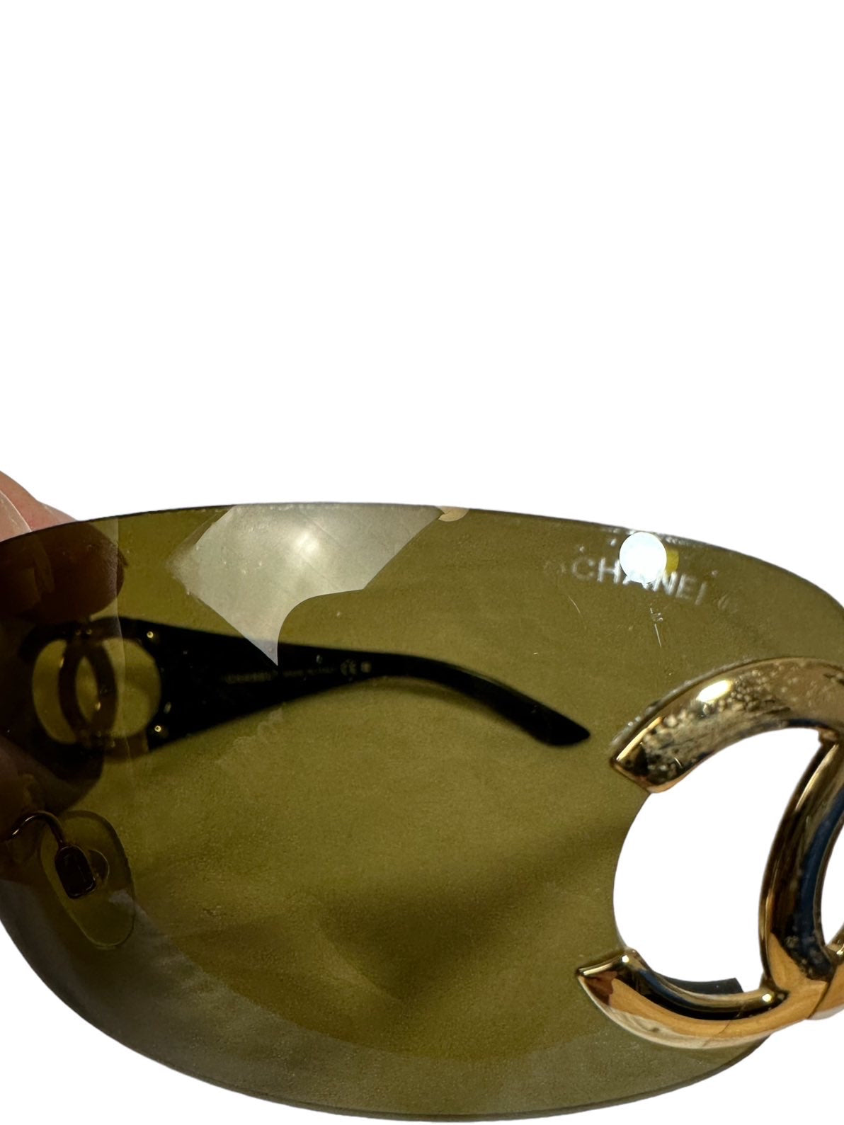 Chanel occhiali vintage con logo.