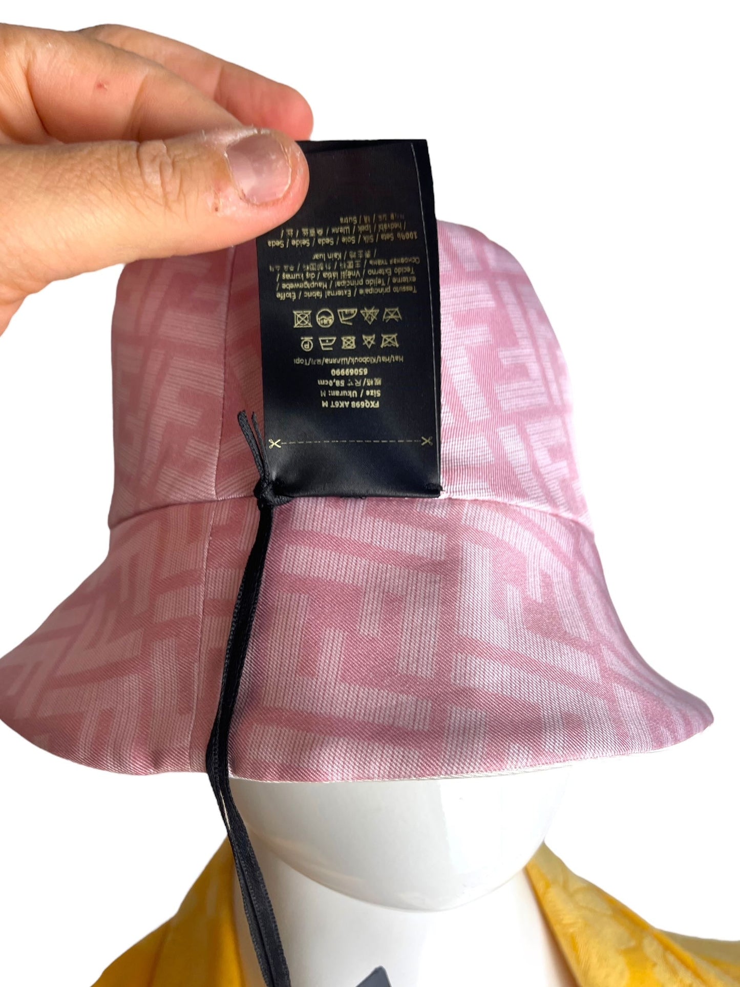 Fendace cappellino in seta
