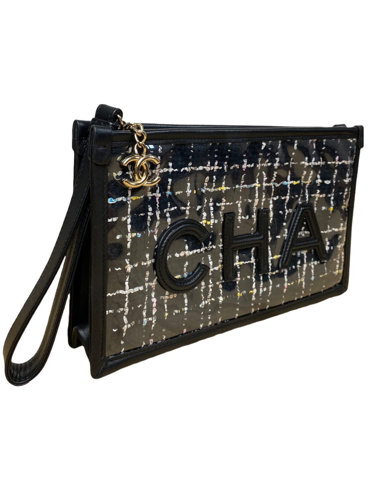 Chanel pochette logo.