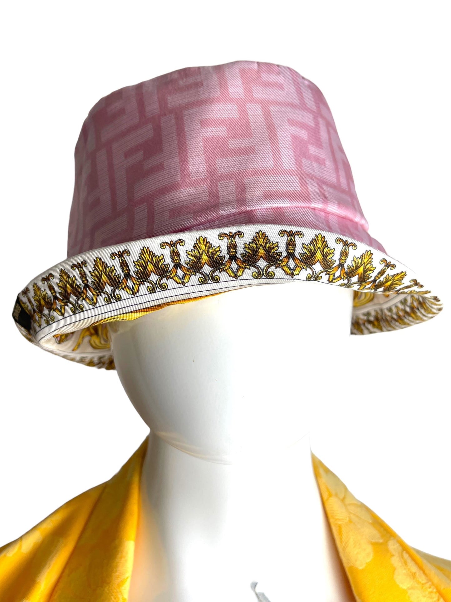 Fendace cappellino in seta