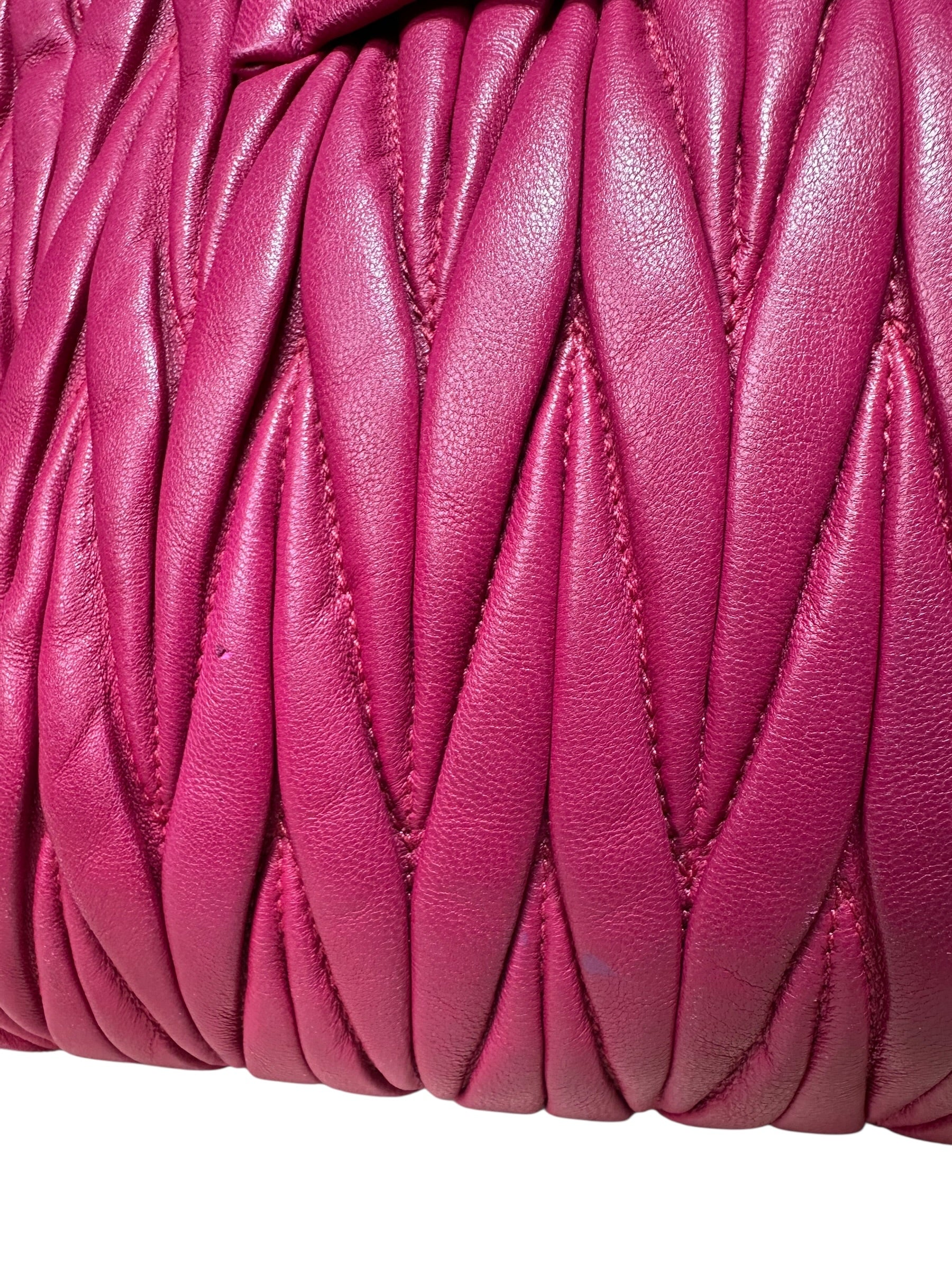 Miu Miu maxi pochette in pelle — foto 7
