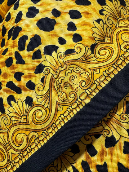 Completo vintage Istante by Gianni Versace anni ’90 – Giacca + Gonna con stampa barocca e animalier