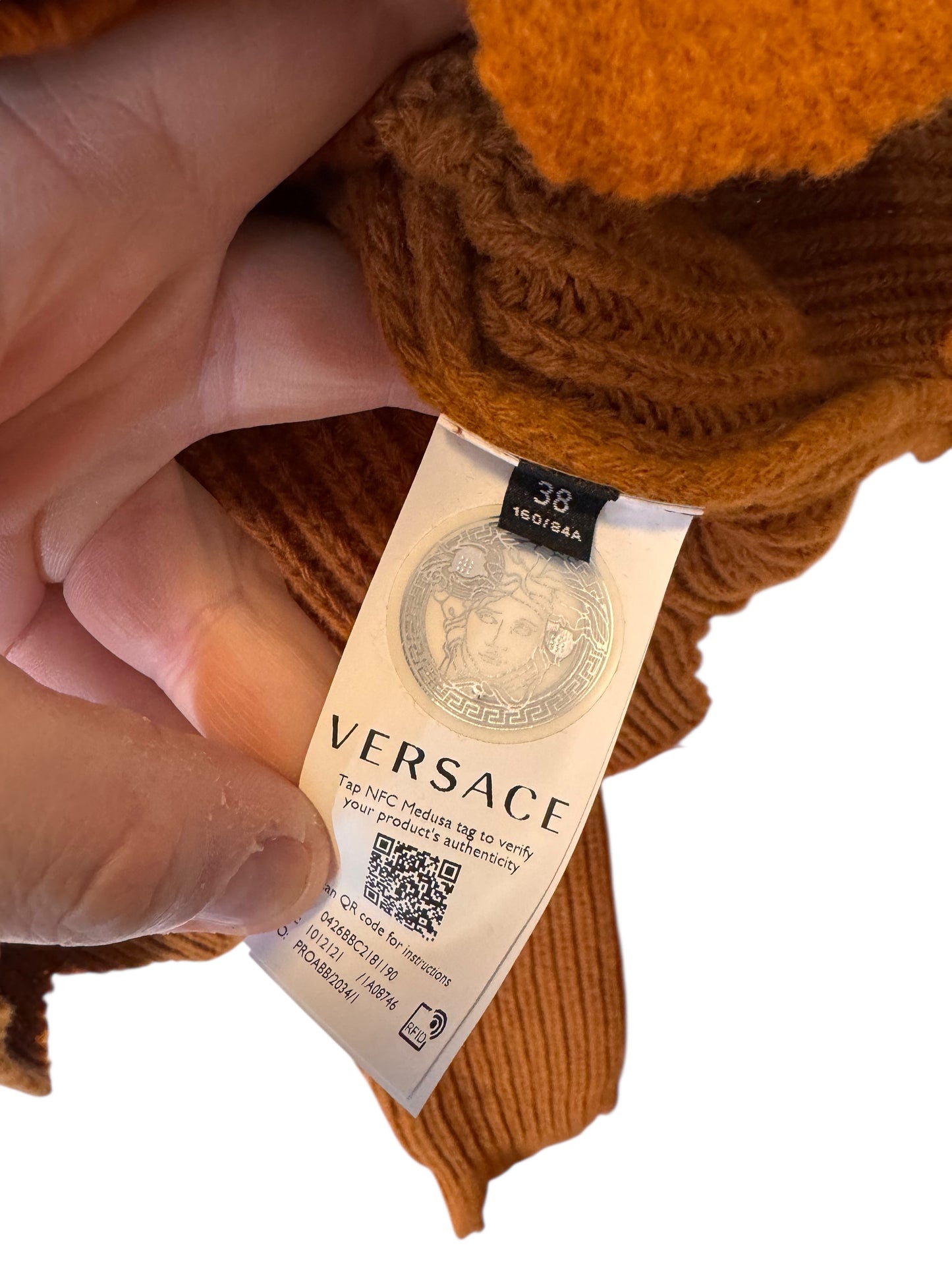 Cardigan Versace donna in lana 100% color cammello, bottoni Medusa, Made in Italy — foto 9