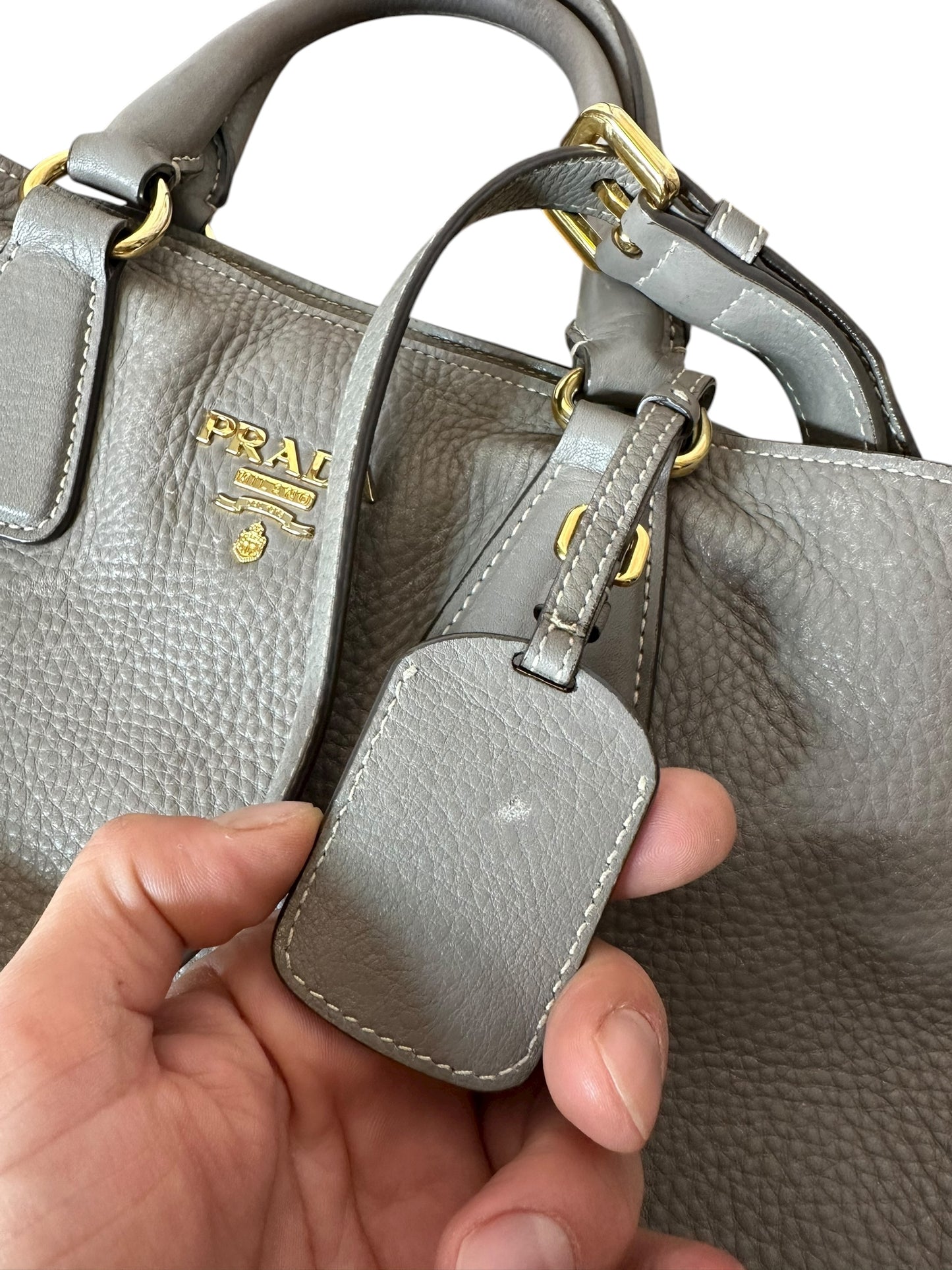 Prada borsa vintage in pelle martellata