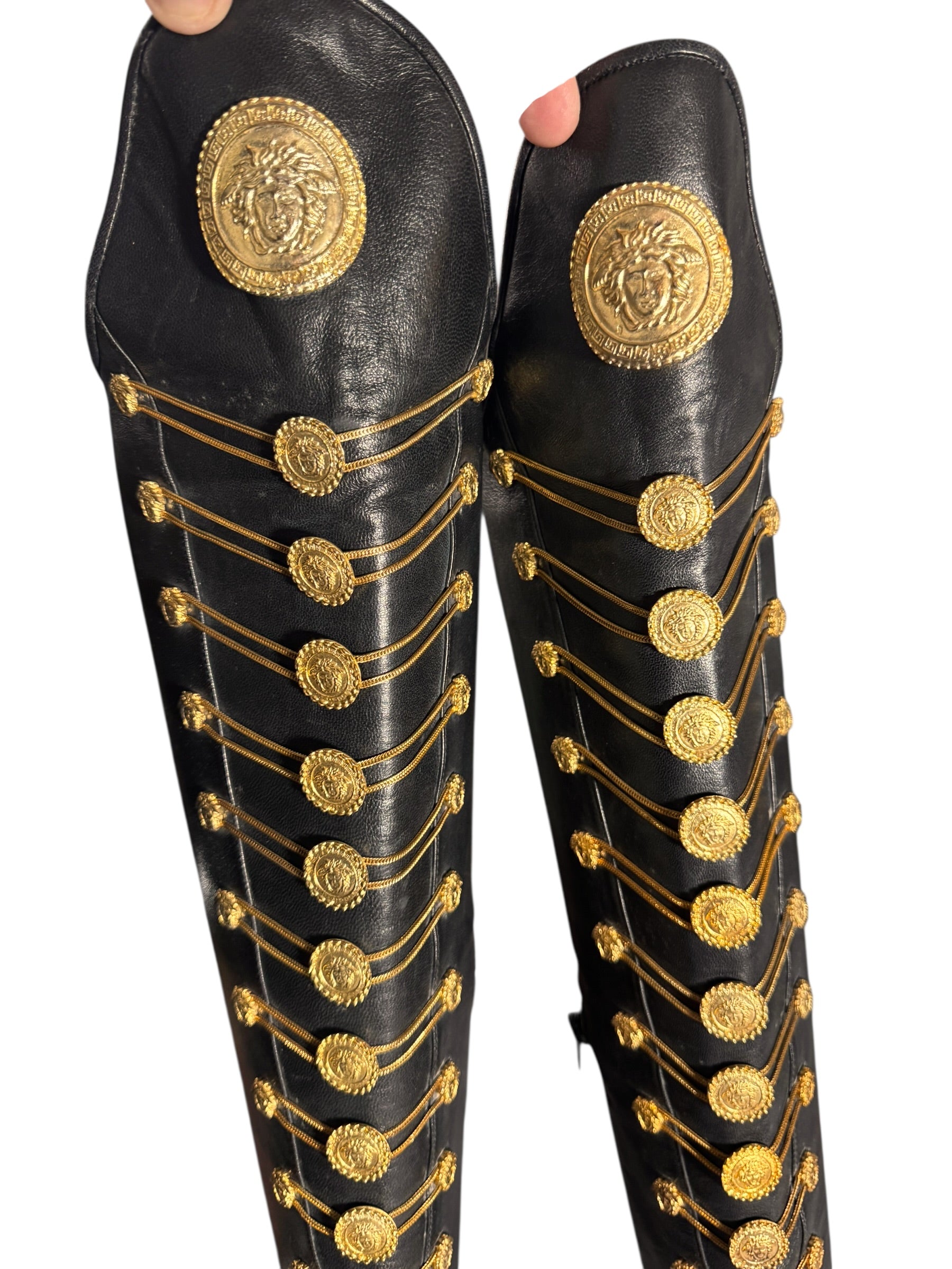 Stivali Gianni Versace Couture FW 1993 Medusa Leather Boots 38.5 Vintage — foto 4