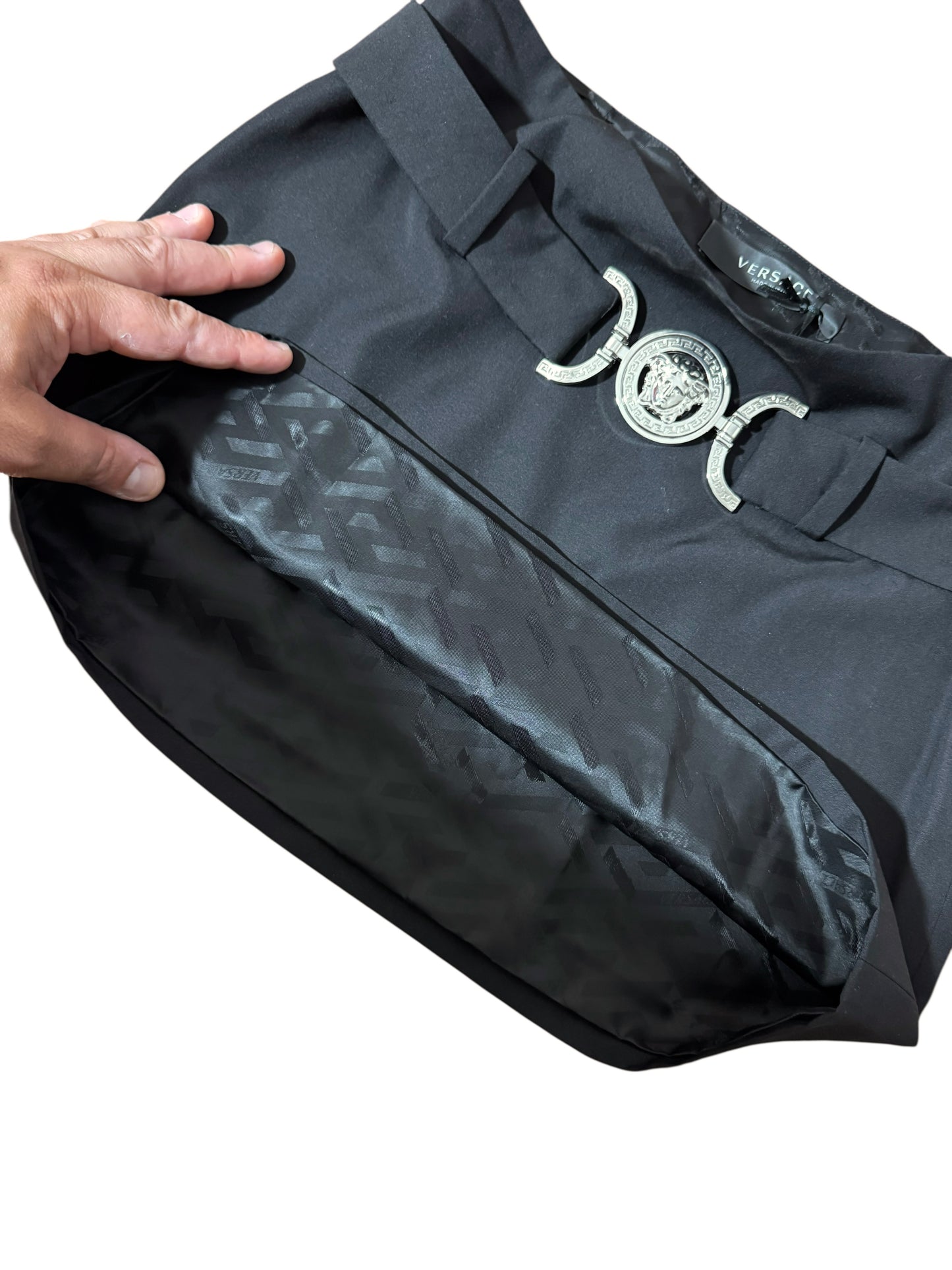 Gonna Versace nera con cintura Medusa in metallo, nuova con cartellino