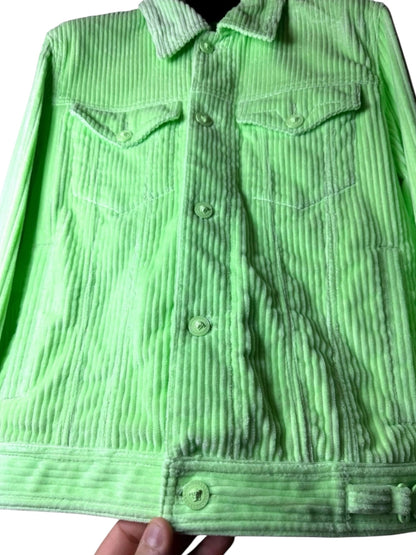Giacca Versace in velluto a coste verde lime con bottoni

Medusa - Made in Italy.