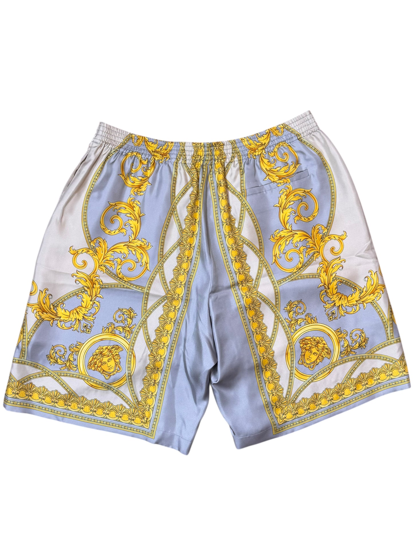 Shorts Versace in seta stampa barocca grigio e oro, nuovi con cartellino