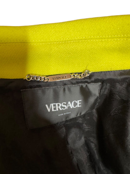 Cappotto lungo Versace giallo fluo in lana con bottoni argento