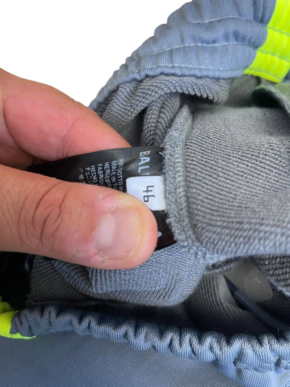 Balenciaga pantaloni tuta grigi con bande gialle logo ricamato taglia 46 — foto 3