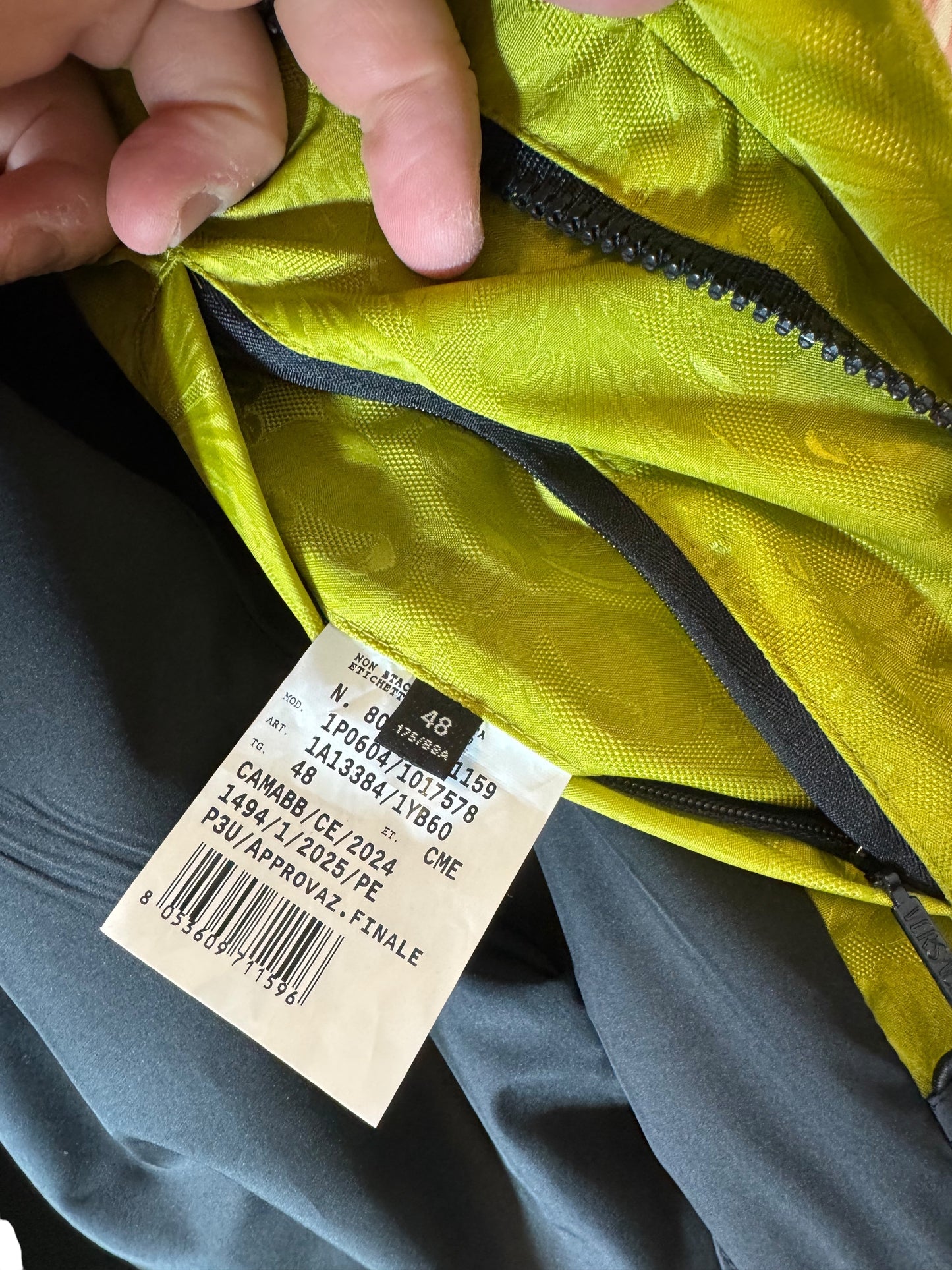 Giacca Versace Milano gialla con motivo Barocco tono su tono – Taglia 48