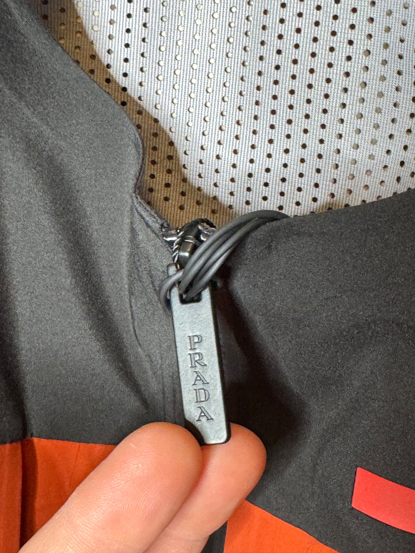 Gilet Tecnico Prada Uomo – Rosso e Nero, Taglia M