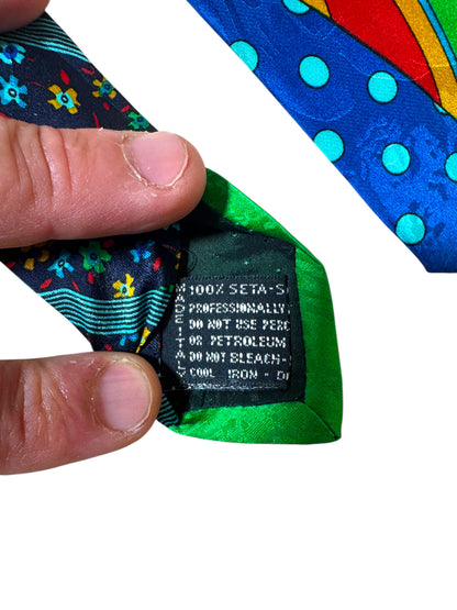 Cravatta vintage Gianni Versace 100% seta – patchwork floreale multicolor su sfondo nero e verde