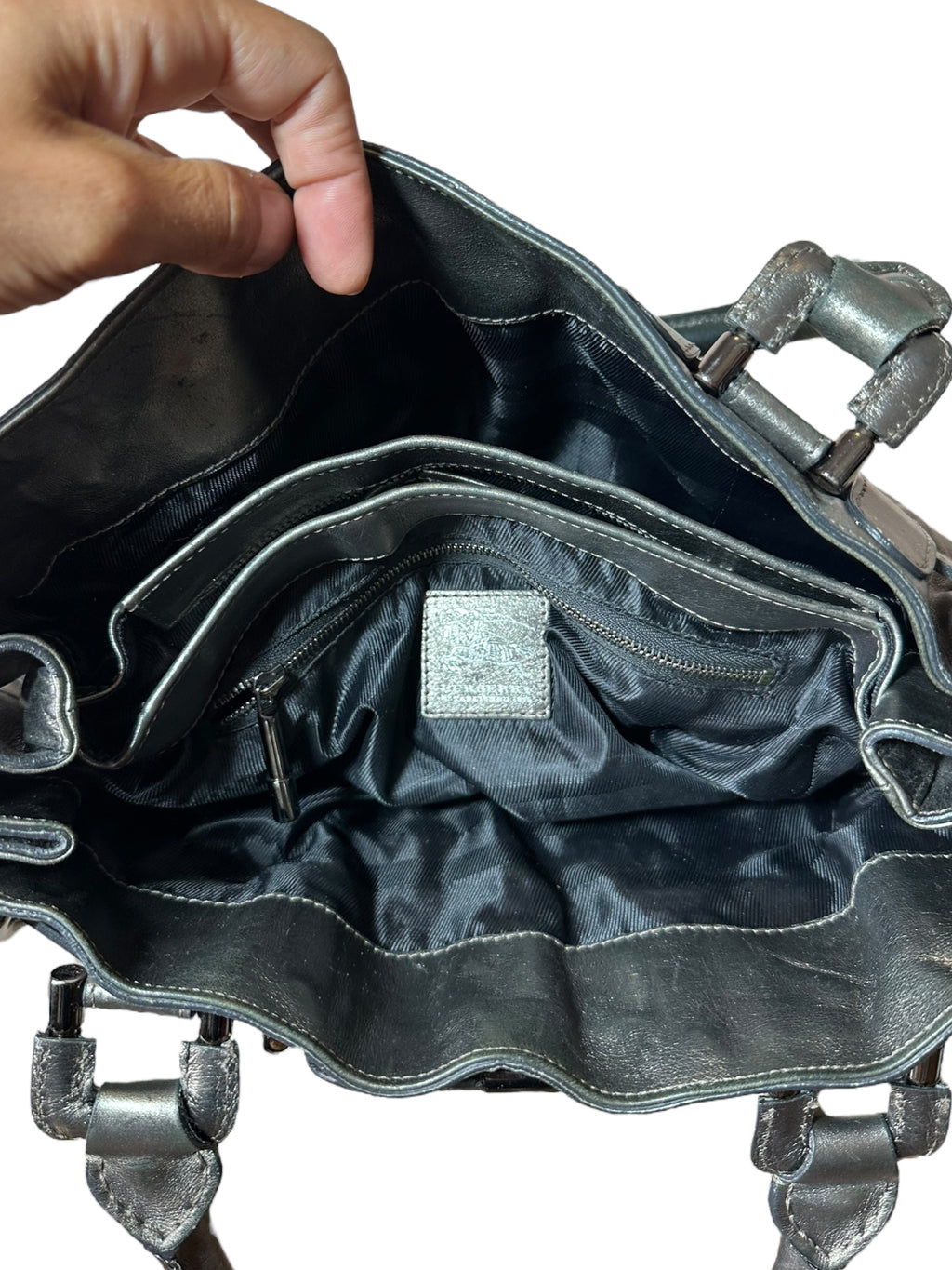 Burberry borsa in pelle metallizzata — foto 13