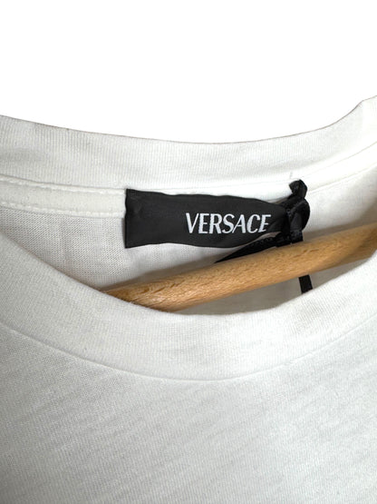 T-shirt crop Versace con logo e spilla Medusa dorata – Taglia 42 – Nuova con cartellino