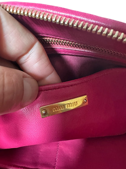 Miu Miu maxi pochette in pelle — foto 17