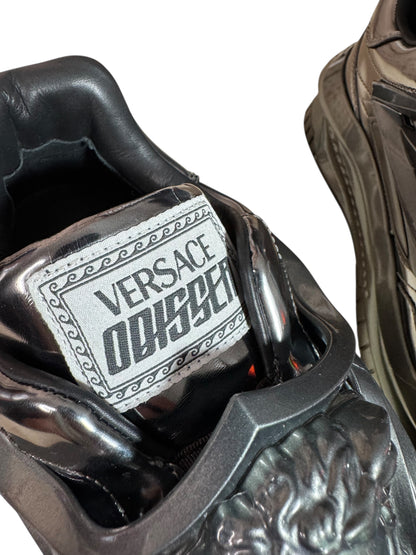 Versace Odissea sneakers grigio scuro metallizzato con logo Medusa 3D – IT 42