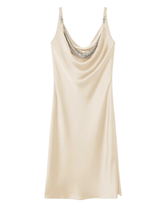 Vestito Versace in raso champagne con scollo drappeggiato e dettagli metallici
