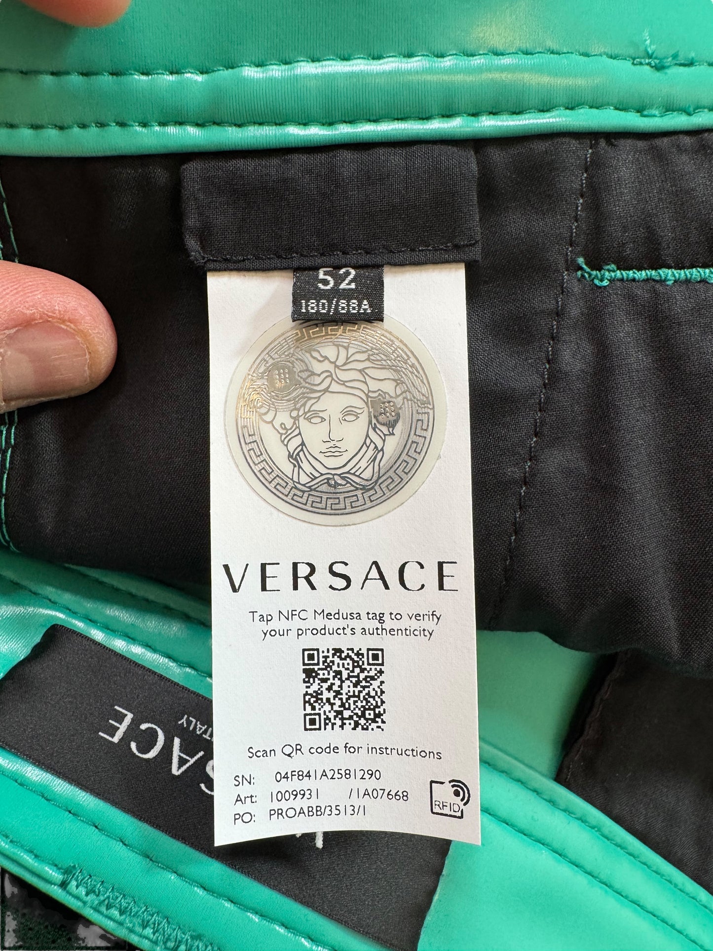 Versace Shorts Uomo Verde Acqua – Materiale Gommato – Taglia 52