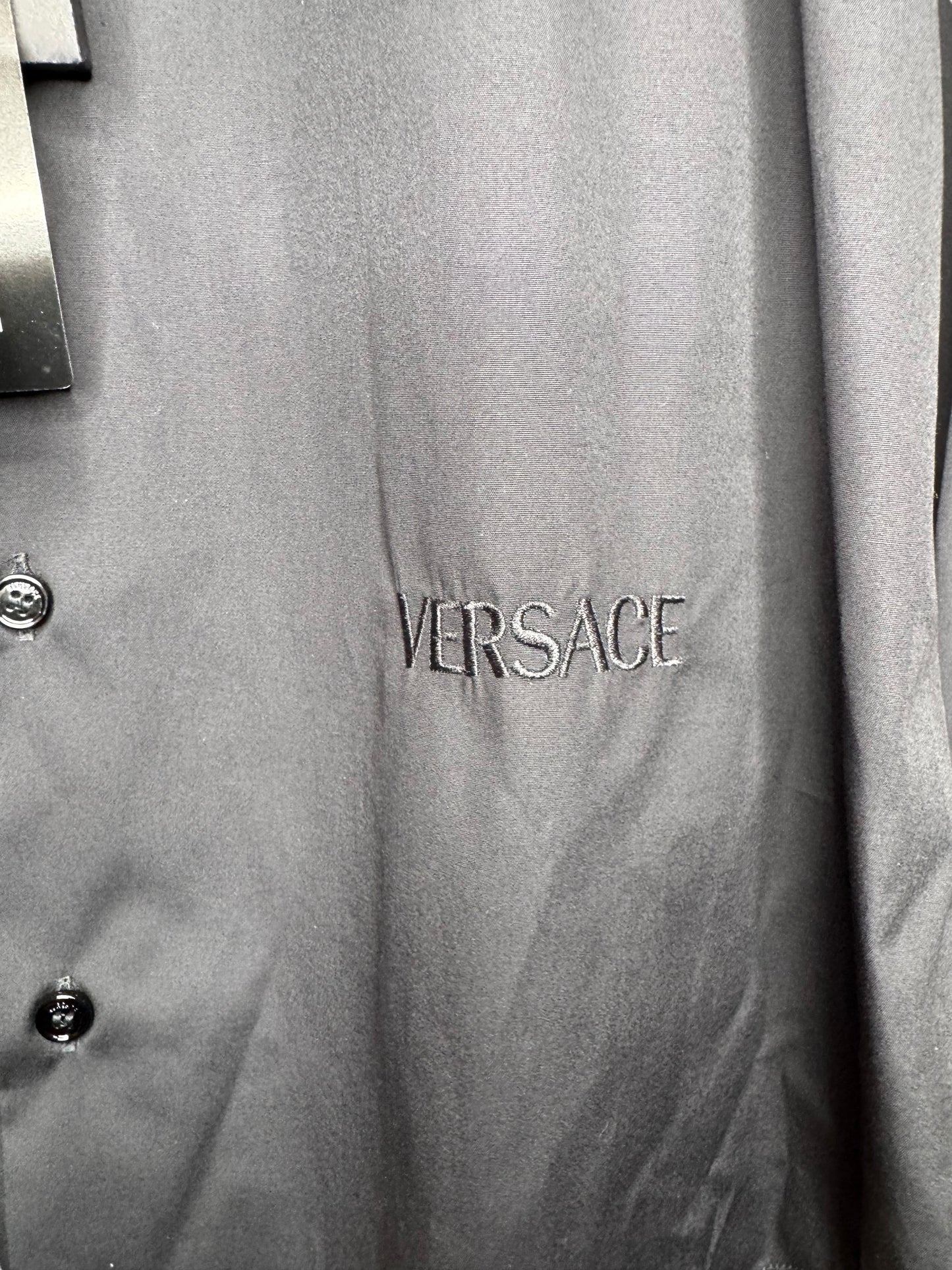 Versace Camicia Popeline Nera con Colletto e Spalle Stampa Barocco